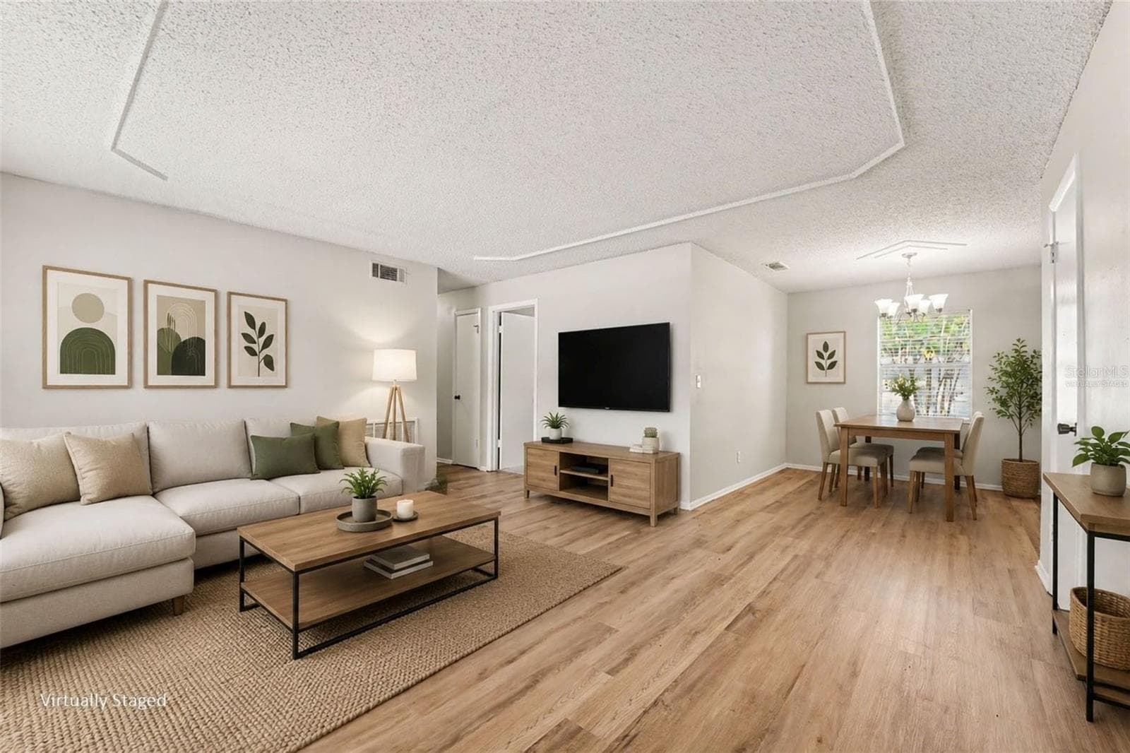Virtually Staged - 8308 OLEANDER LN, TAMPA