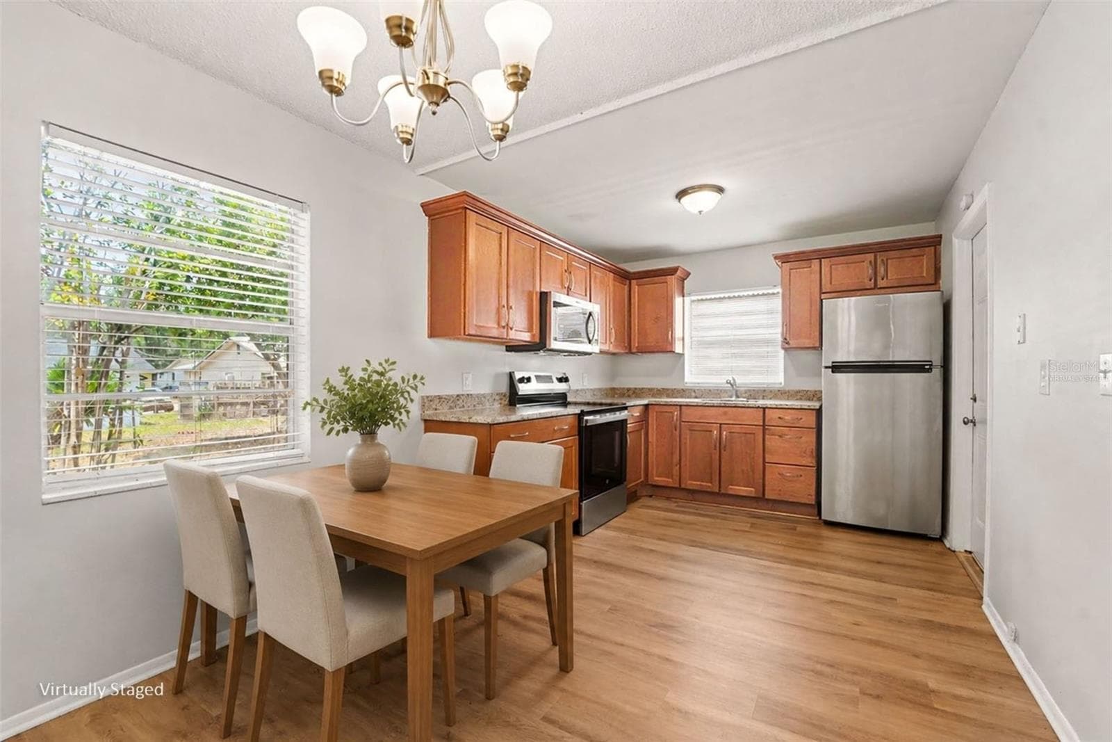 Virtually Staged - 8308 OLEANDER LN, TAMPA
