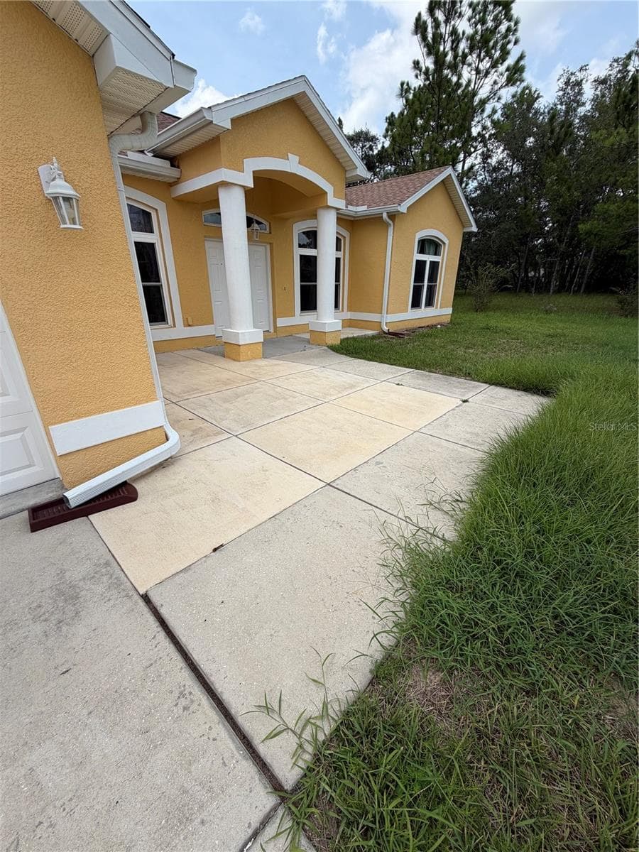 Single Family Residence at 18179 MABERLY RD, WEEKI WACHEE, photo 2 of 26