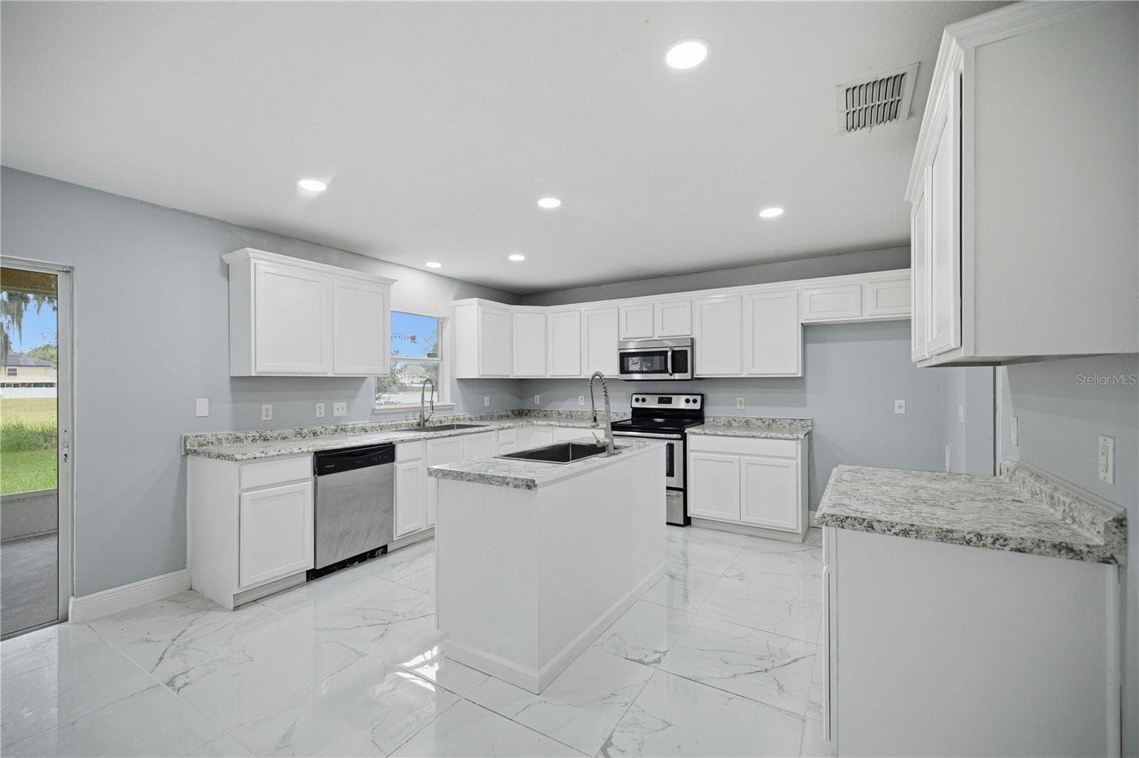 Single Family Residence at 4517 SE 31ST PL, OCALA, photo 5 of 46