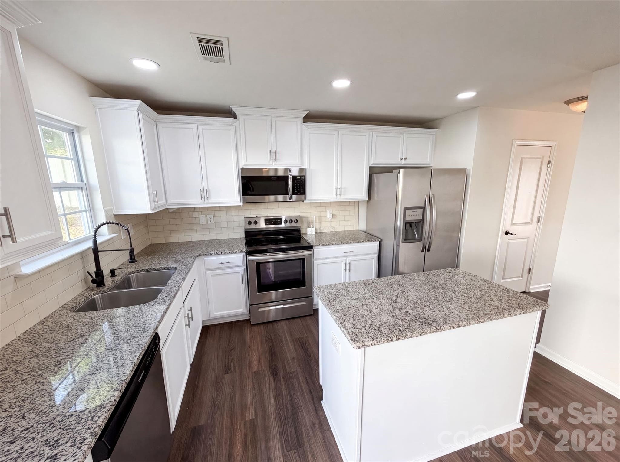 Single Family Residence at 9833 Wardley Drive, Charlotte, photo 12 of 24
