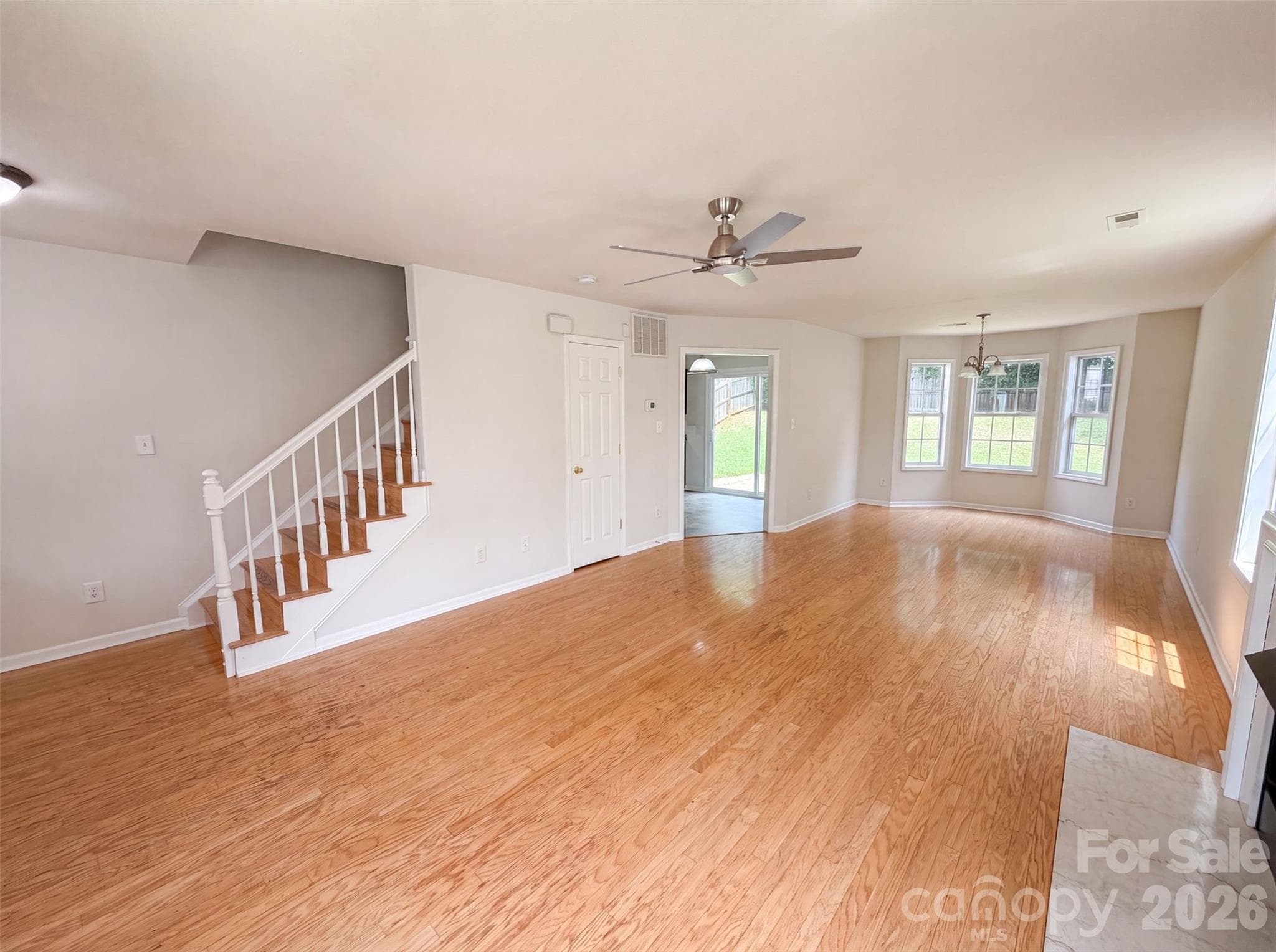 Single Family Residence at 5714 Waverly Lynn Lane, Charlotte, photo 7 of 15