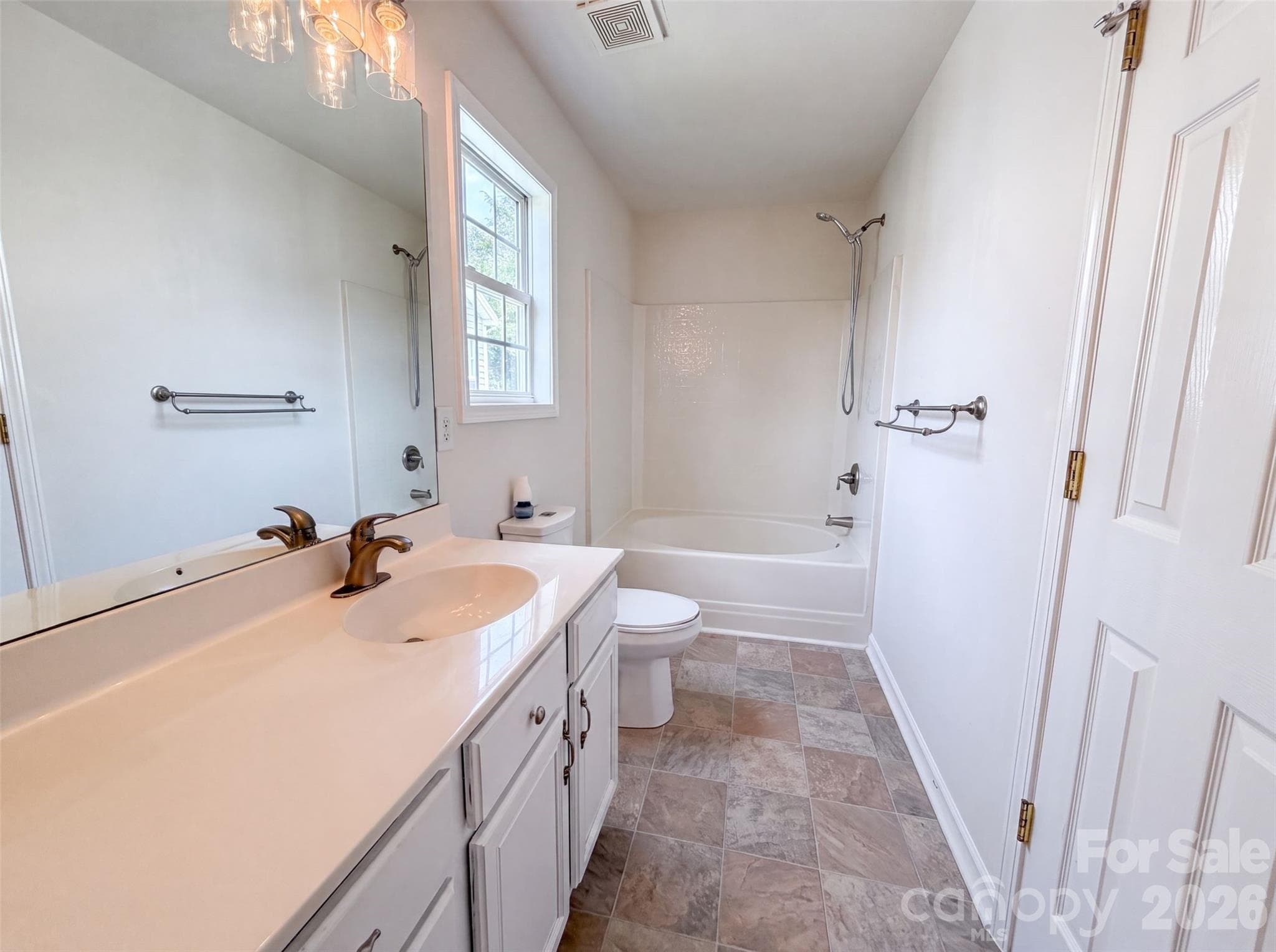 Single Family Residence at 5714 Waverly Lynn Lane, Charlotte, photo 12 of 15