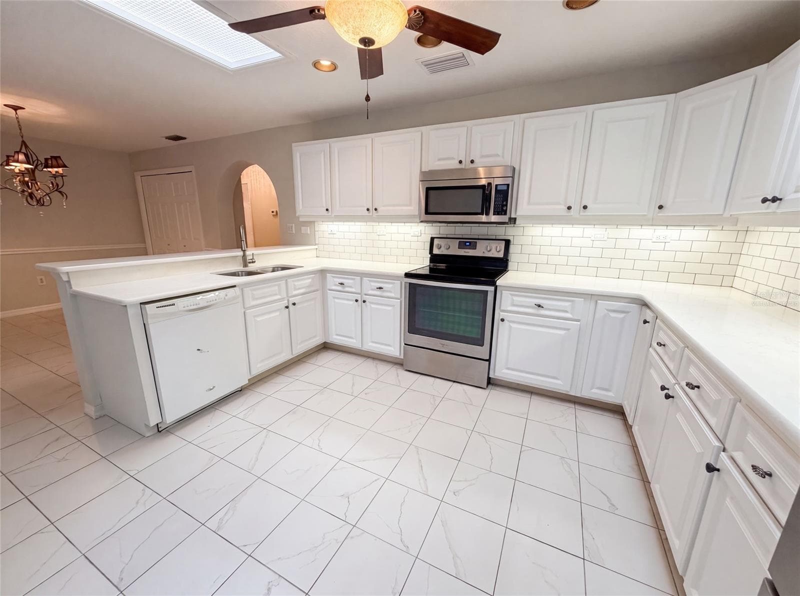 Virtually Staged - 11540 CAMP DR, DUNNELLON