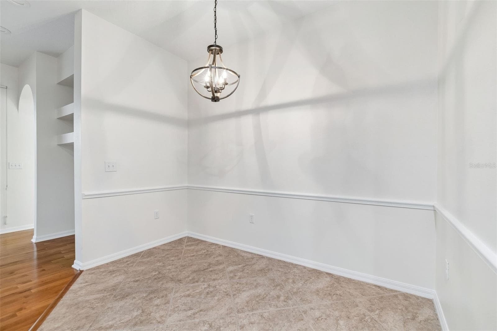 Breakfast Nook - 5306 WATERLEAF CT, VALRICO