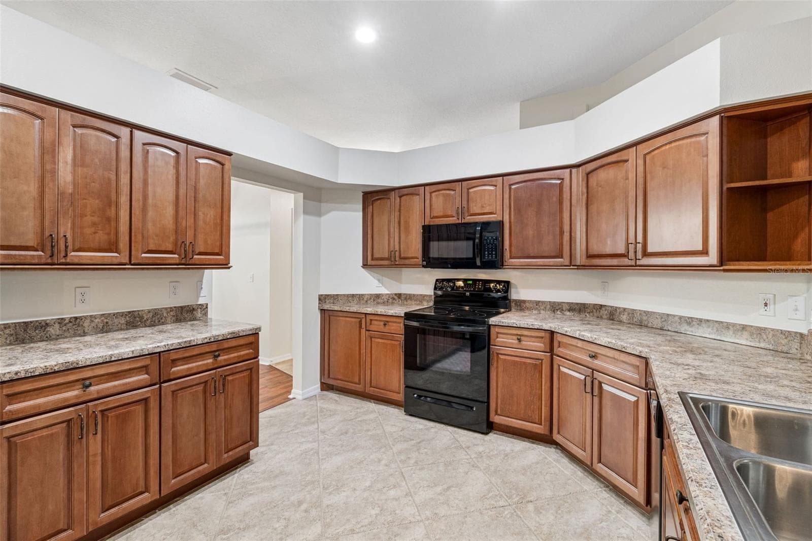 Kitchen - 5306 WATERLEAF CT, VALRICO