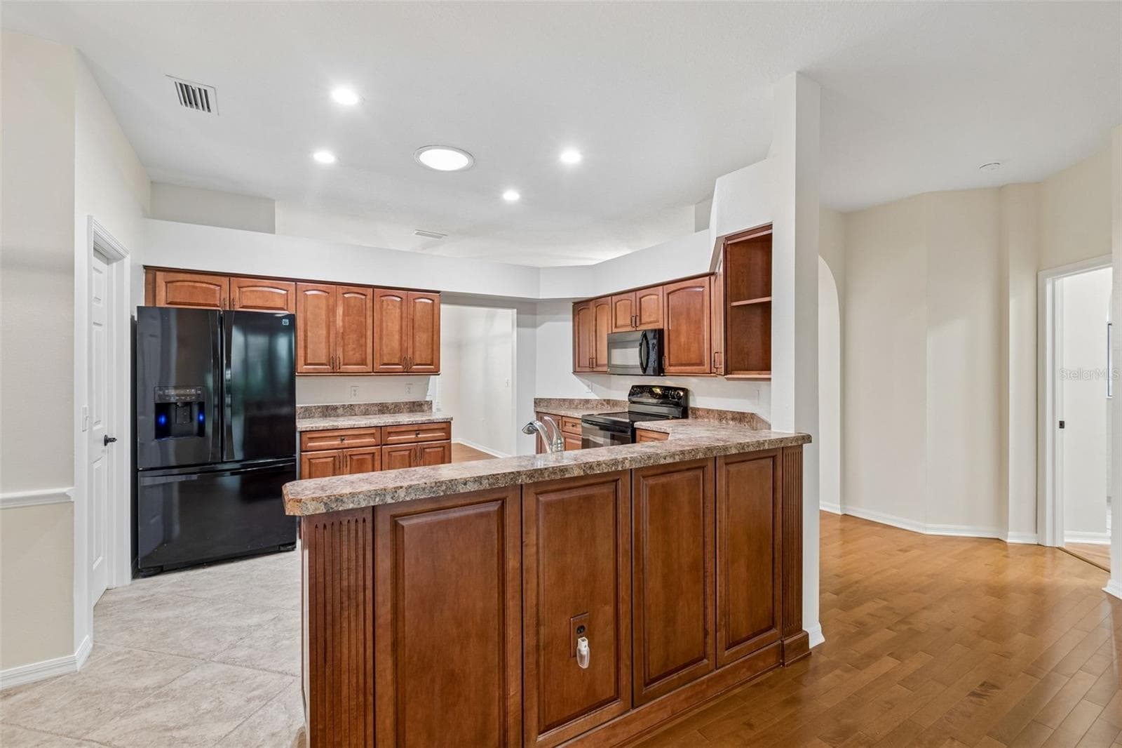 Kitchen - 5306 WATERLEAF CT, VALRICO