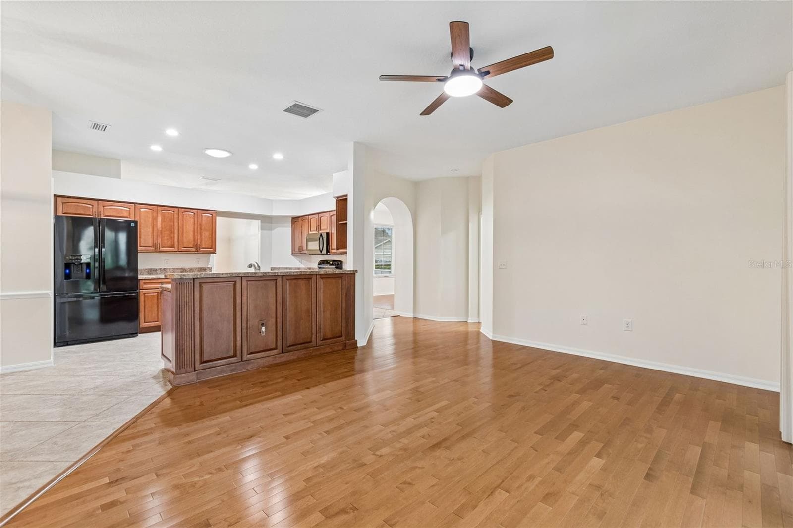 Family Room - 5306 WATERLEAF CT, VALRICO