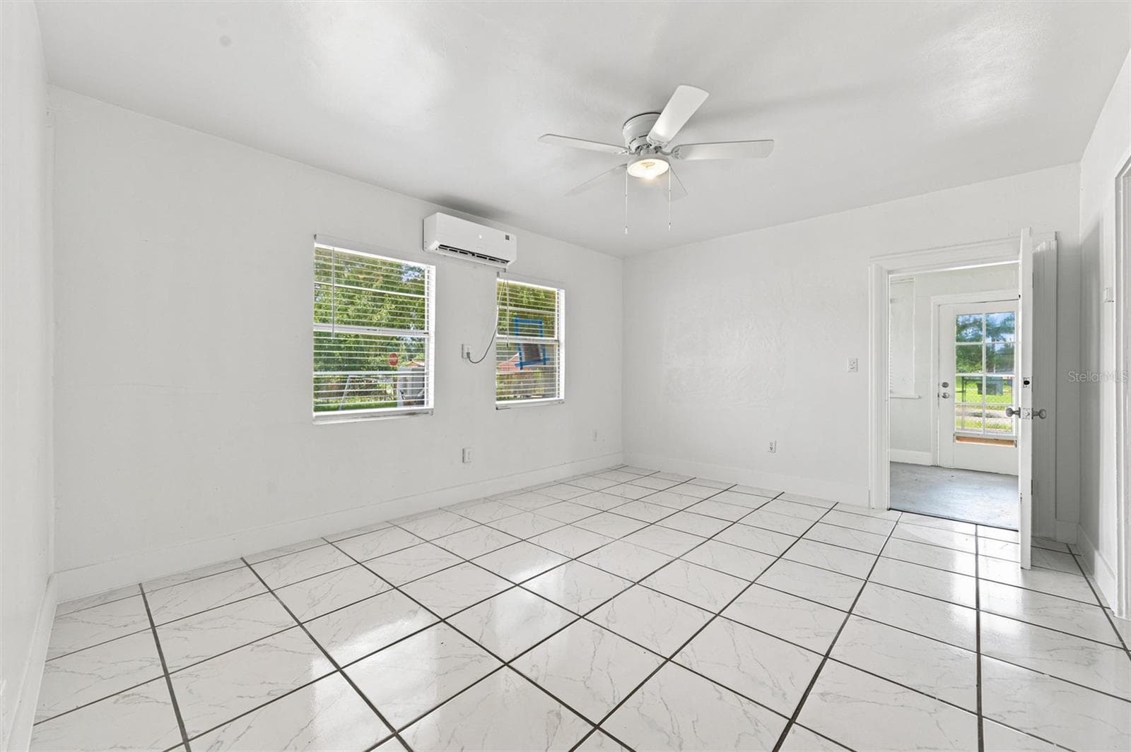 Single Family Residence at 2425 9TH AVE E, BRADENTON, photo 6 of 19