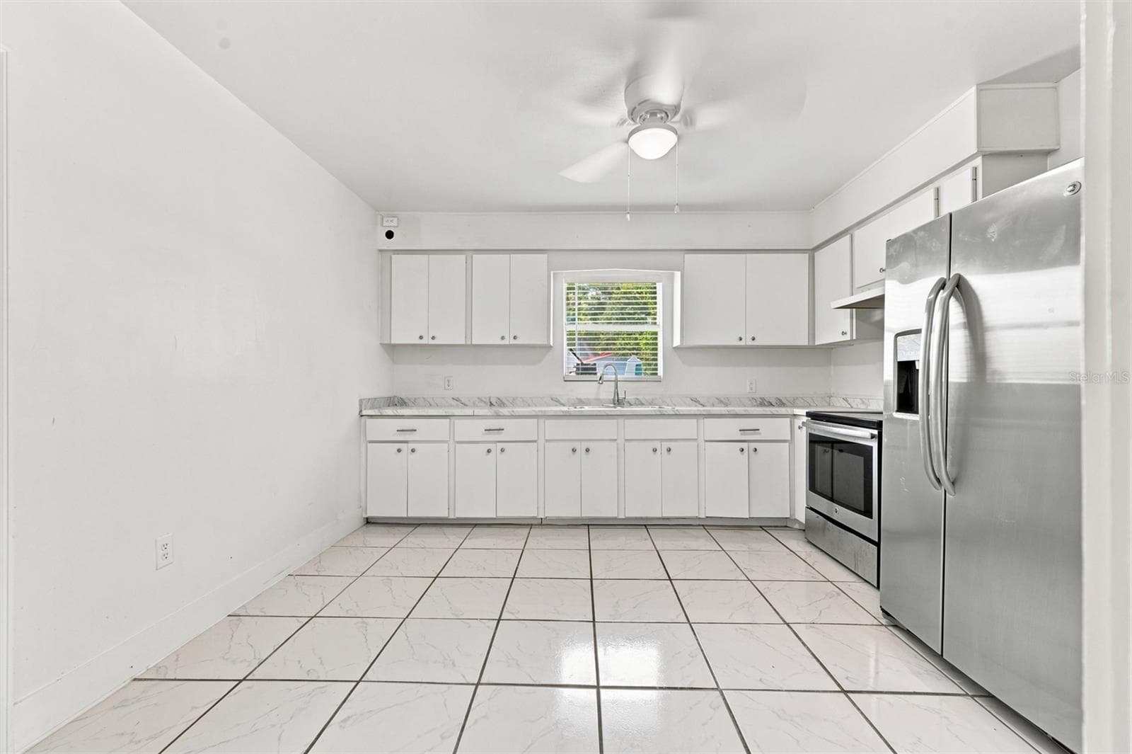 Single Family Residence at 2425 9TH AVE E, BRADENTON, photo 11 of 19