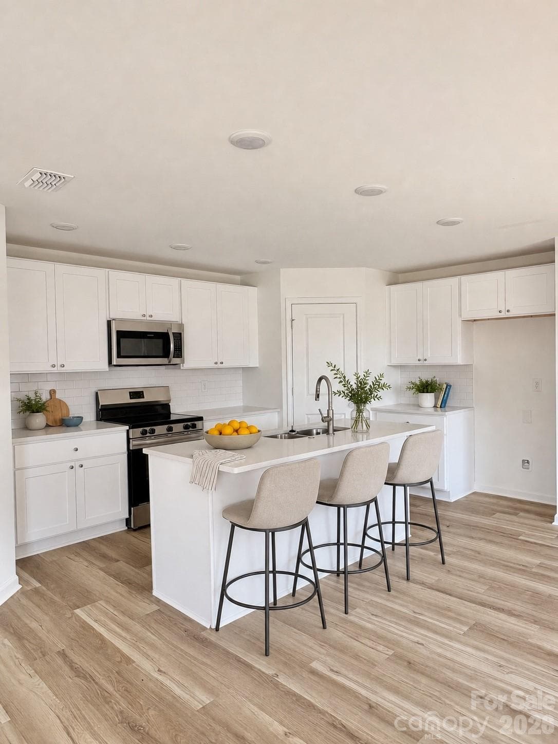 Single Family Residence at 3140 Lavender Lane, Kannapolis, photo 2 of 19