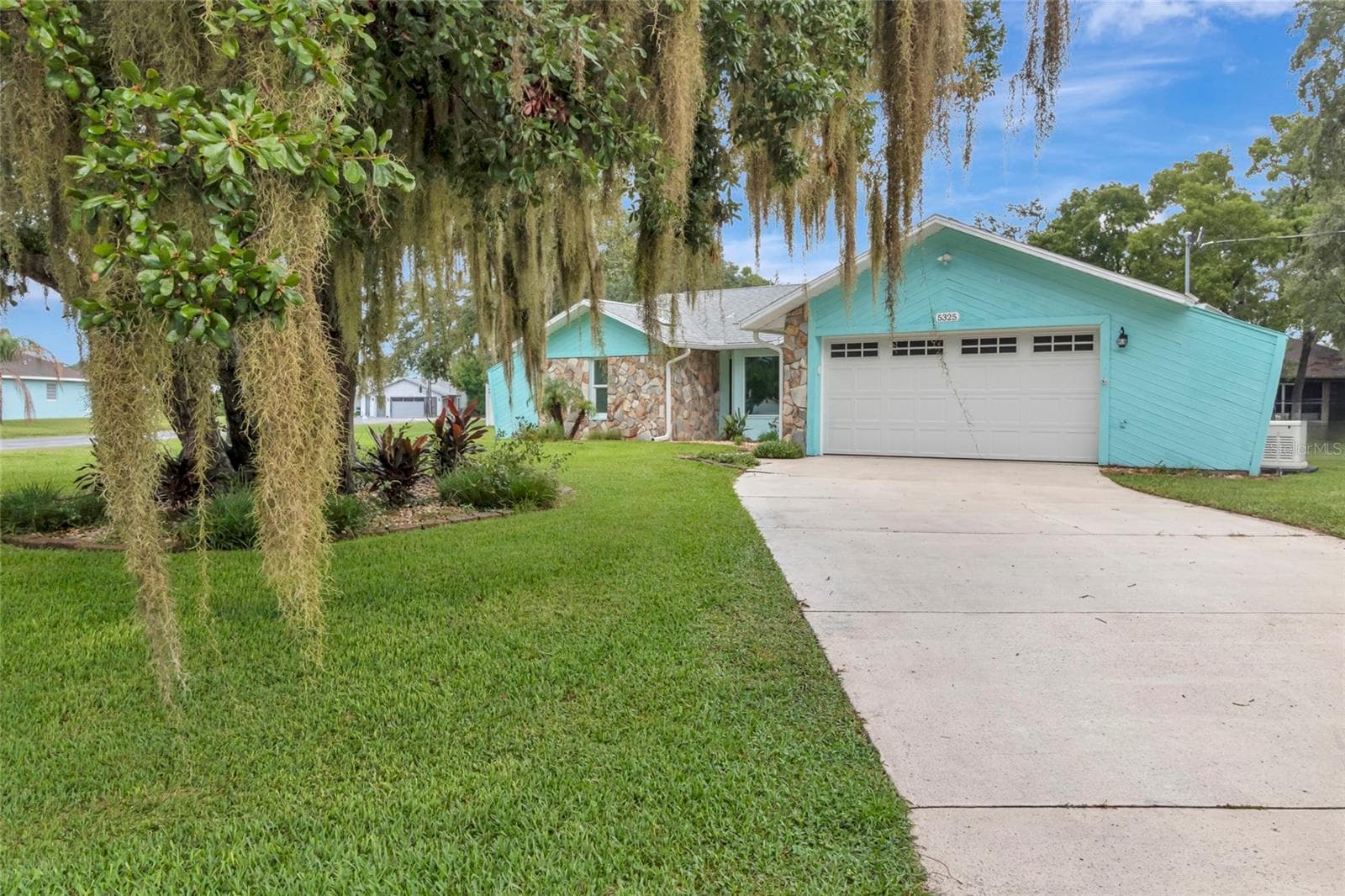Front, Extra Large Driveway - 5325 ABAGAIL DR, SPRING HILL