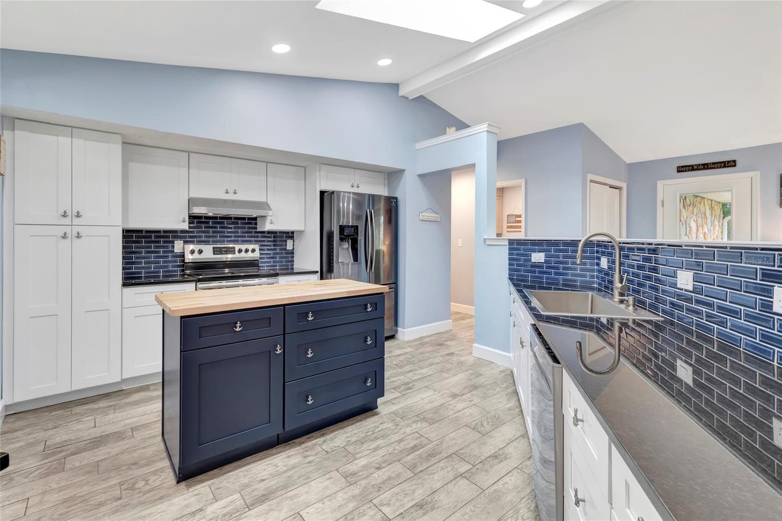 Kitchen Island - 5325 ABAGAIL DR, SPRING HILL