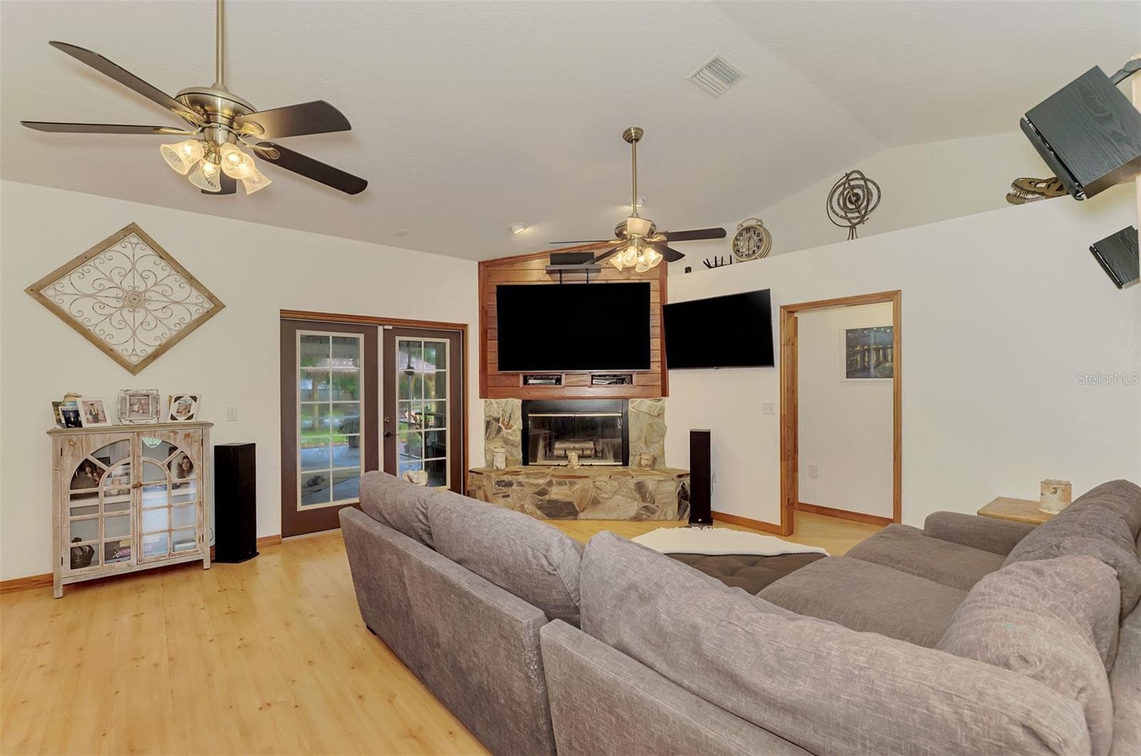 Living room is very open and roomy - 4610 403RD ST E, MYAKKA CITY