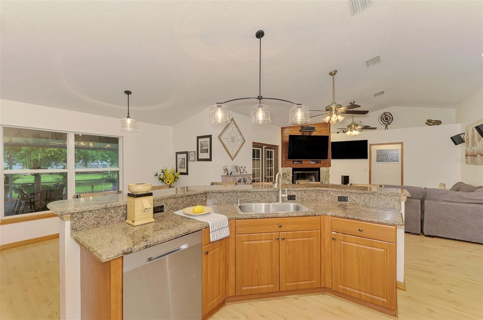 Breakfast space next to kitchen - 4610 403RD ST E, MYAKKA CITY