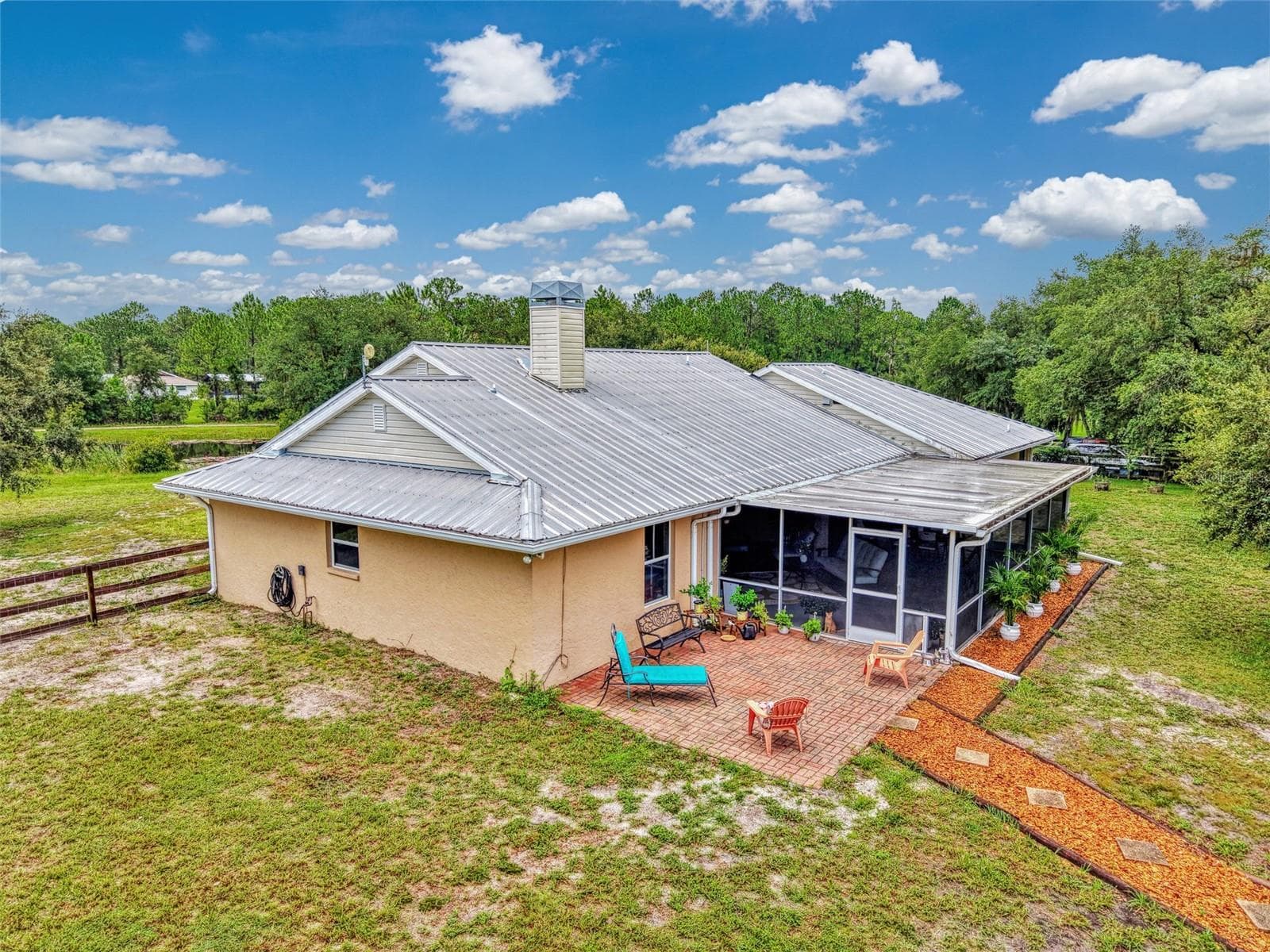 Tons of room to relax - 4610 403RD ST E, MYAKKA CITY