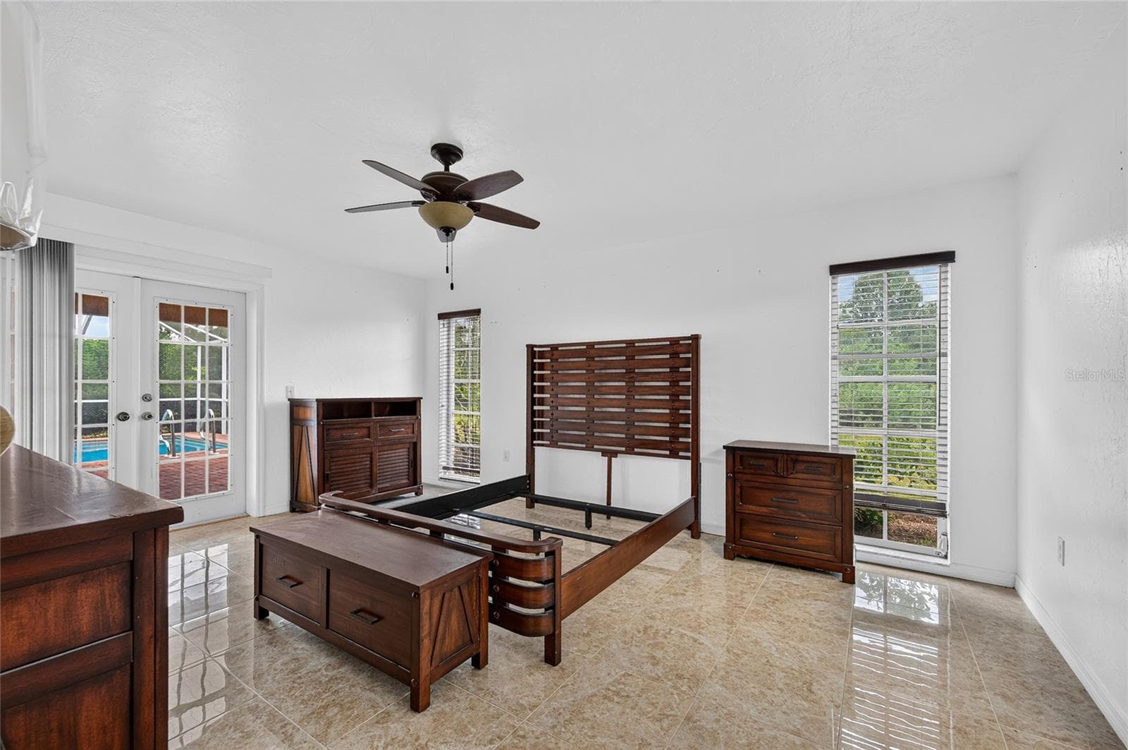 Single Family Residence at 105 JACARANDA BLVD, VENICE, photo 11 of 96