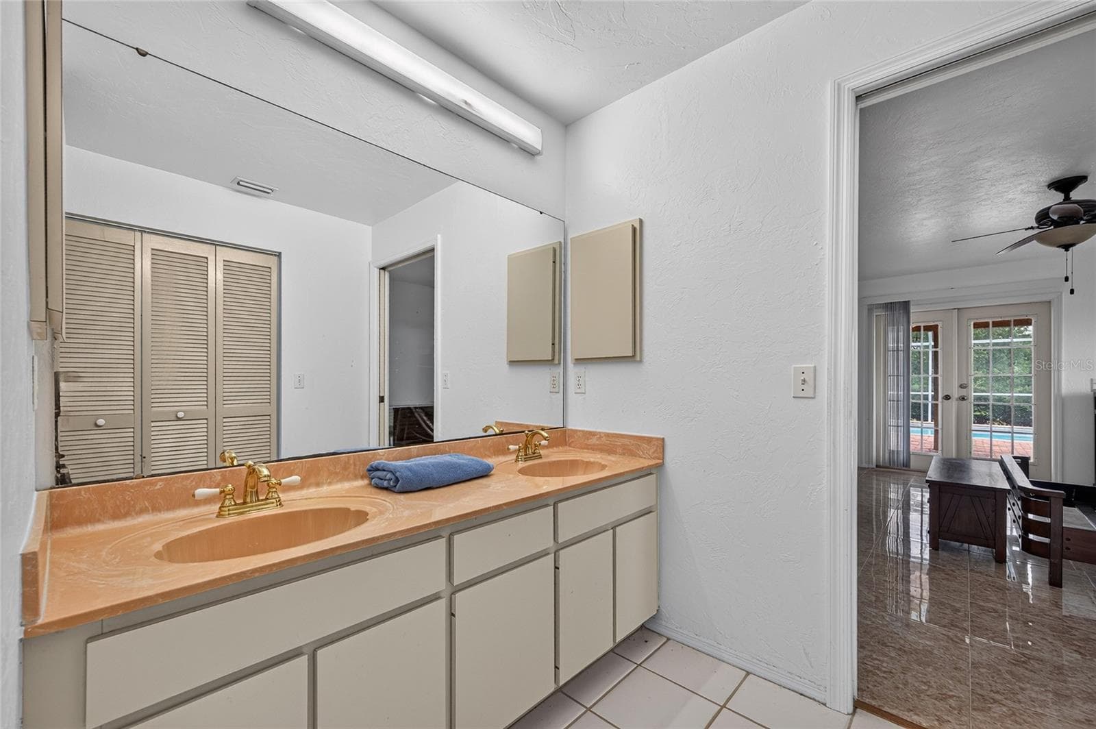 Single Family Residence at 105 JACARANDA BLVD, VENICE, photo 15 of 96