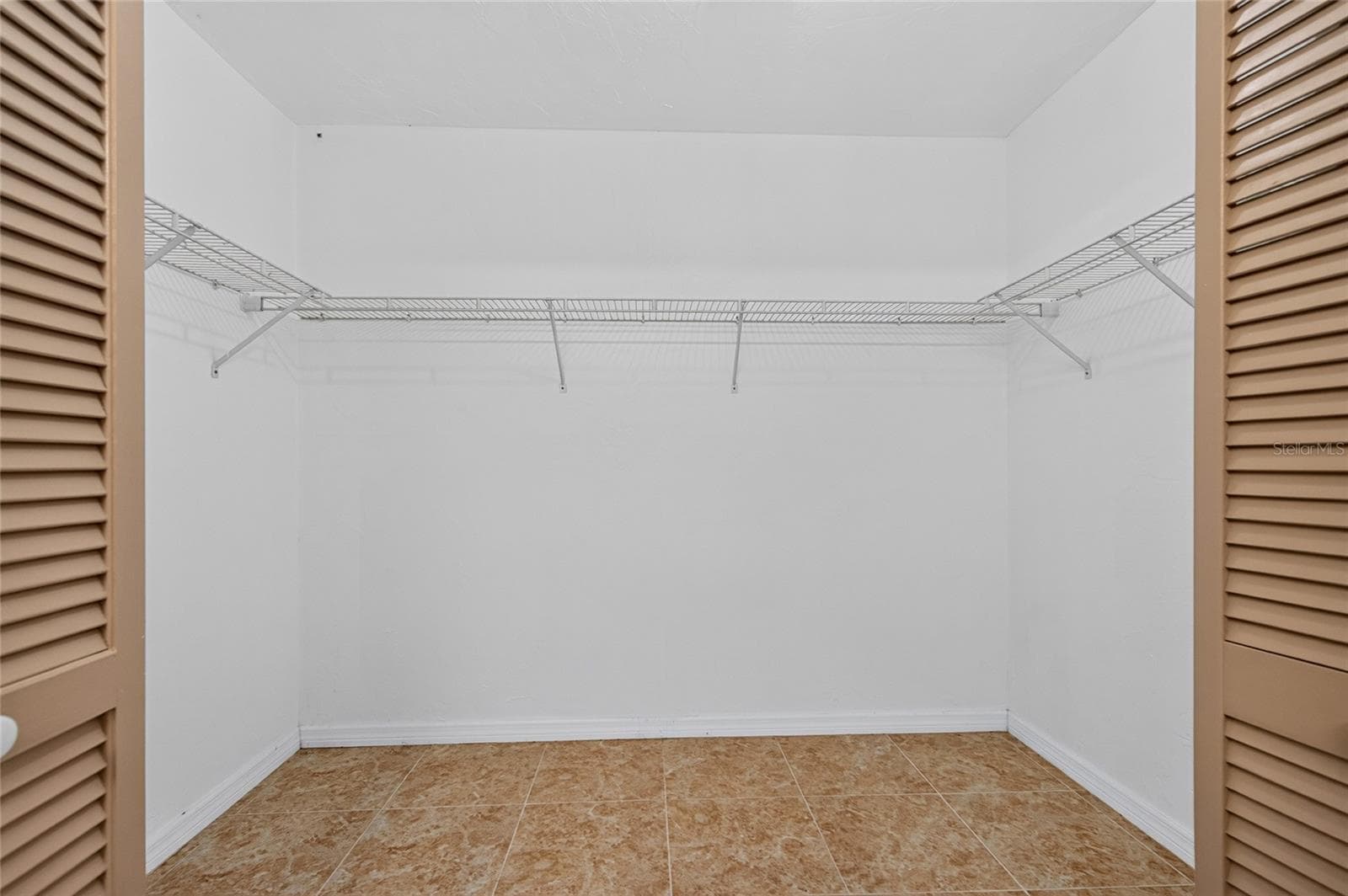 Single Family Residence at 105 JACARANDA BLVD, VENICE, photo 16 of 96