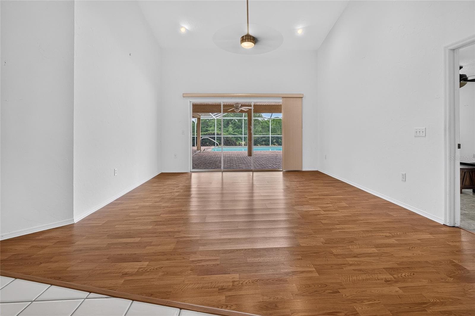Single Family Residence at 105 JACARANDA BLVD, VENICE, photo 20 of 96
