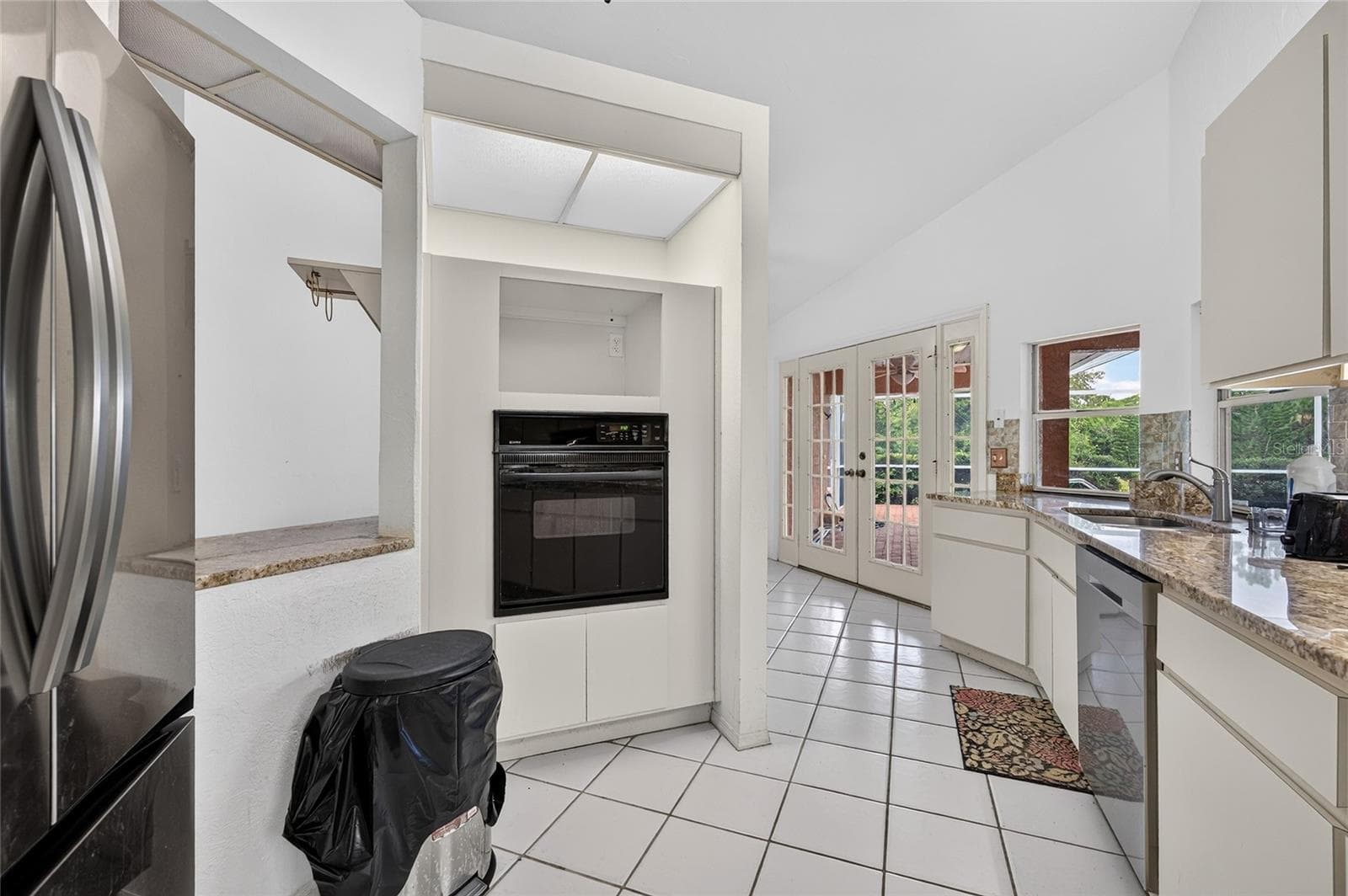 Single Family Residence at 105 JACARANDA BLVD, VENICE, photo 27 of 96