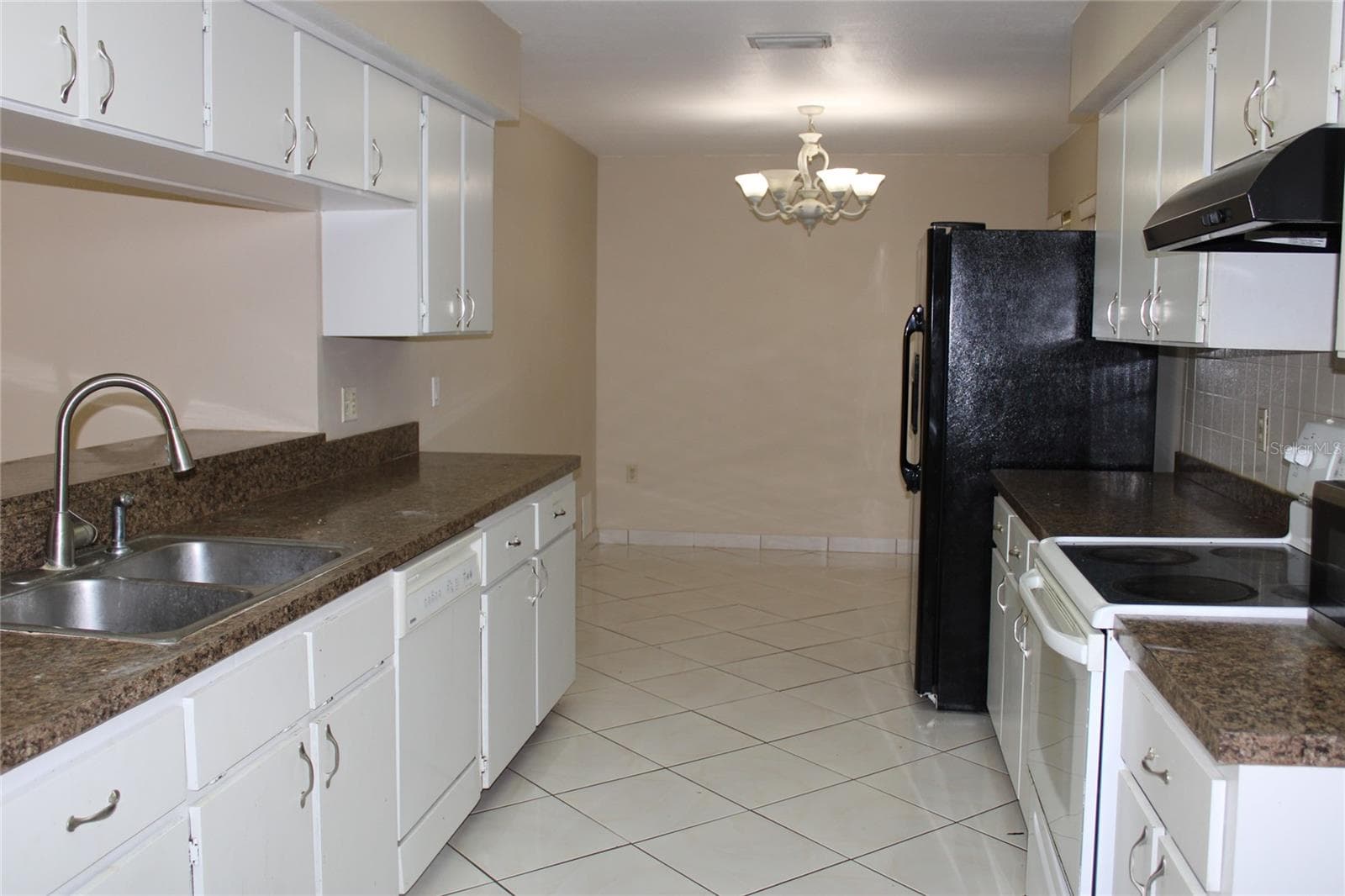 Single Family Residence at 6121 56TH AVE N, ST PETERSBURG, photo 4 of 11