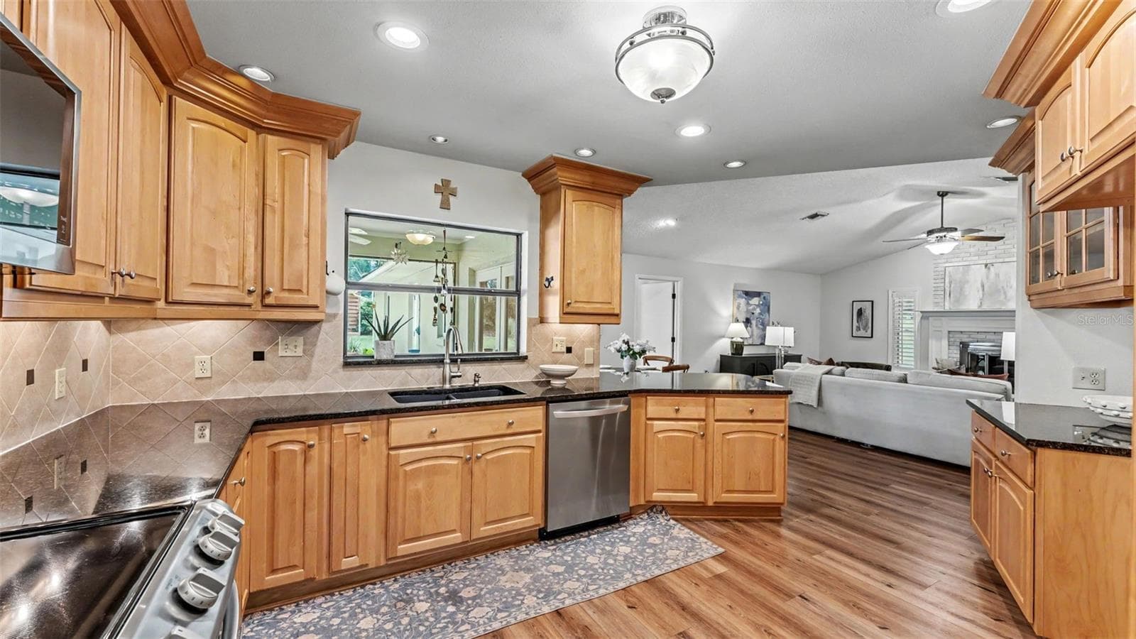 Single Family Residence at 4765 HIGHLANDS PLACE CIR, LAKELAND, photo 5 of 57