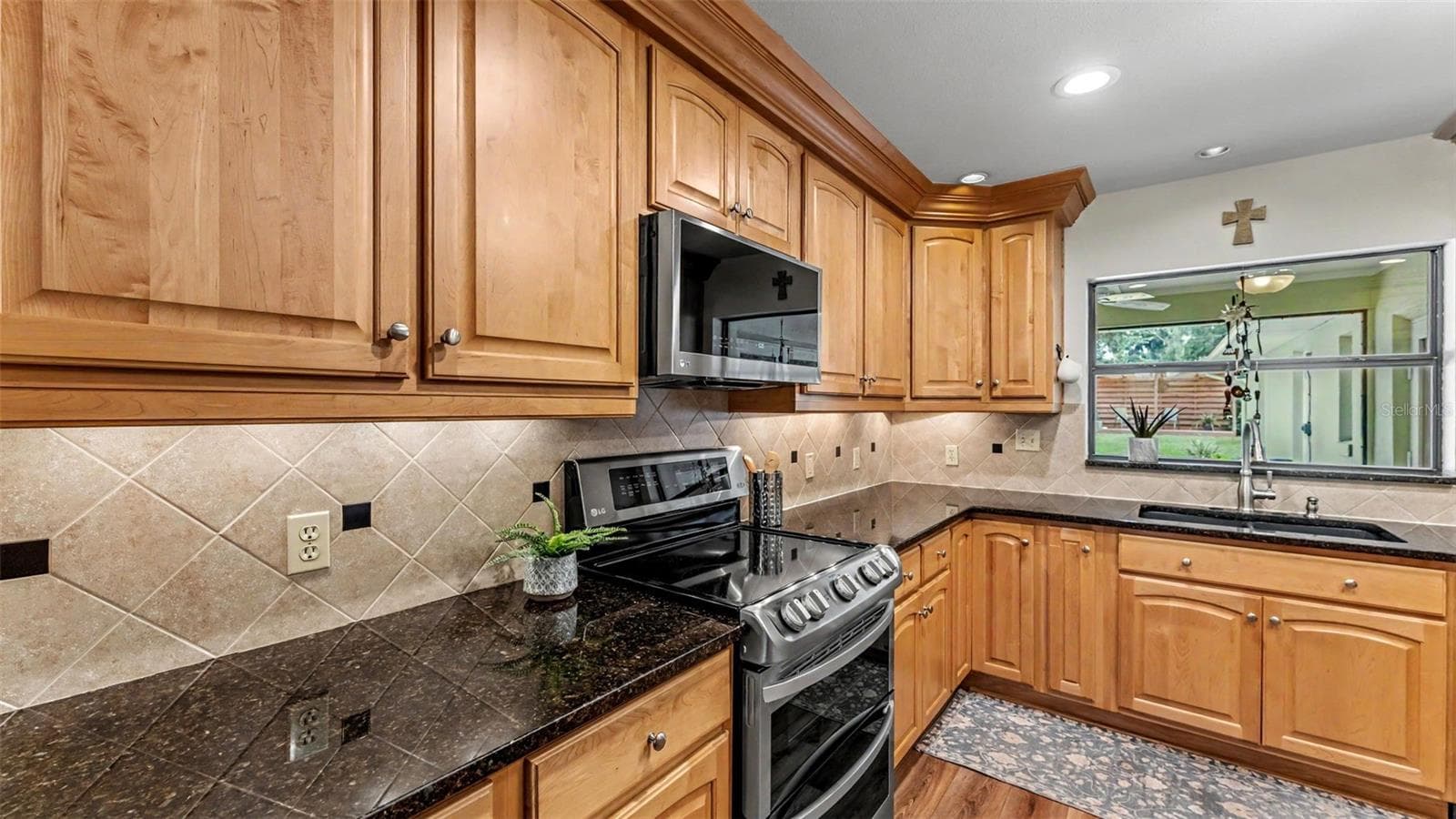 Single Family Residence at 4765 HIGHLANDS PLACE CIR, LAKELAND, photo 6 of 57