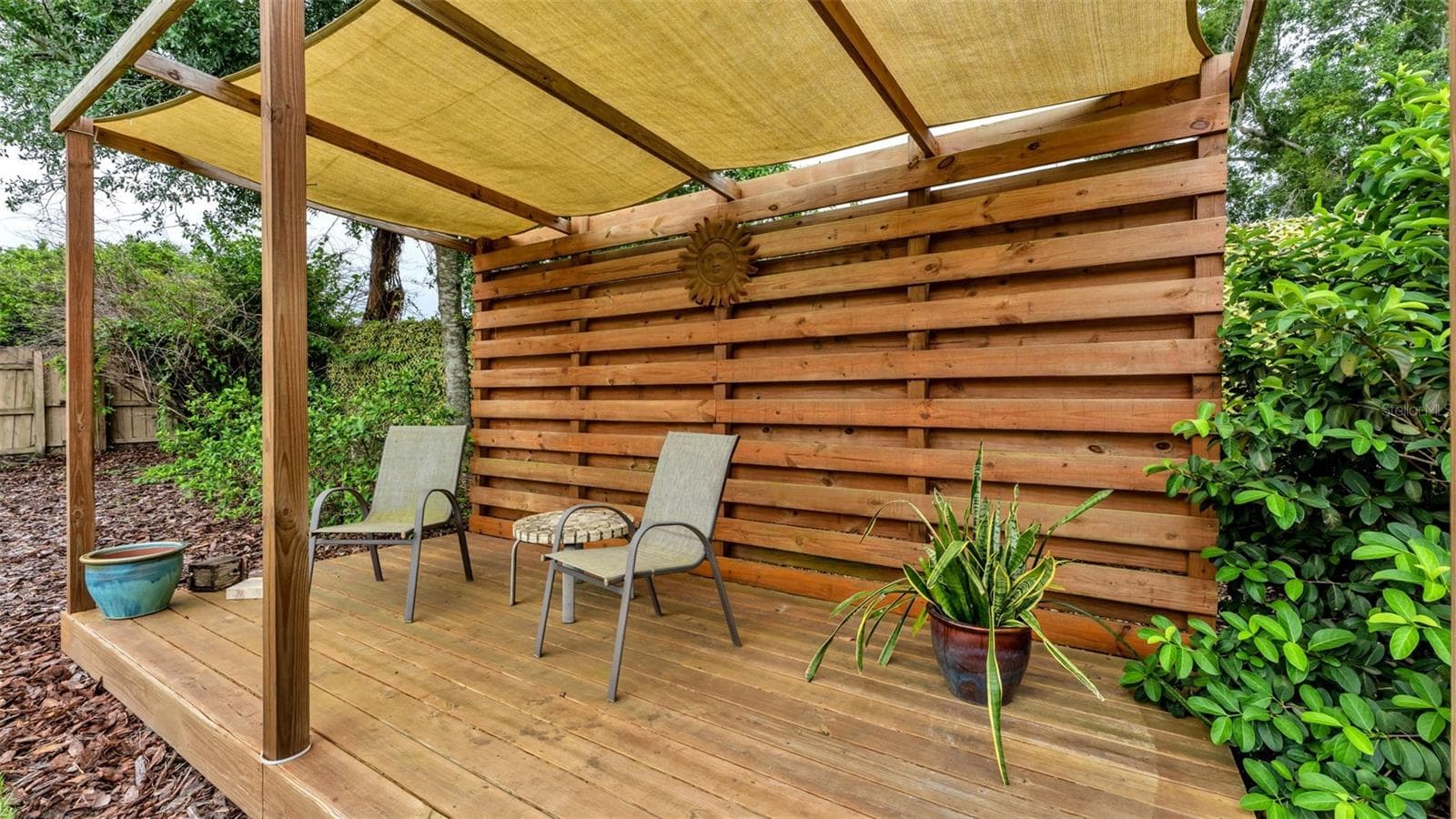 shaded covered deck retreat - 4765 HIGHLANDS PLACE CIR, LAKELAND