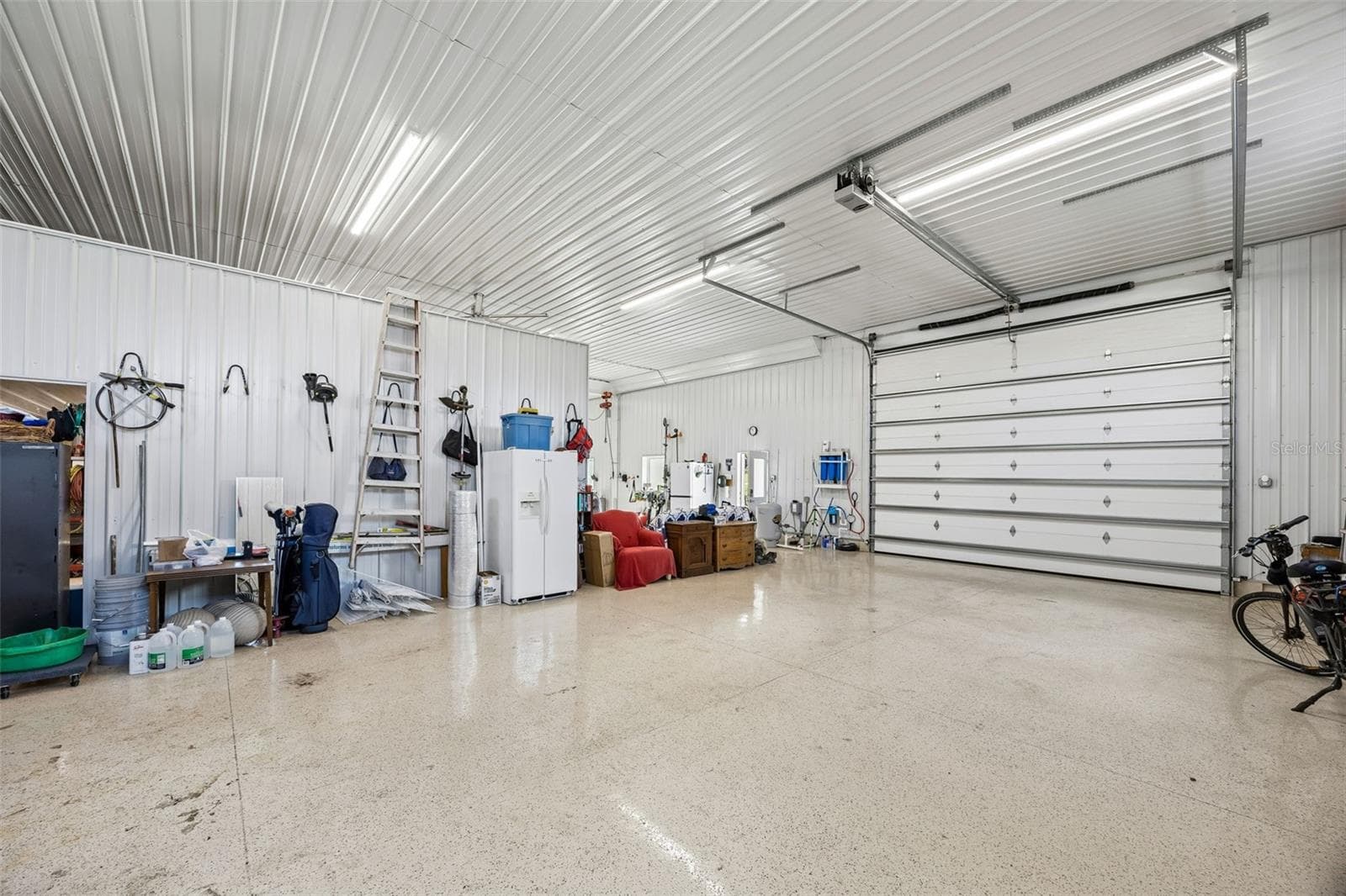With 16'x12'6 Insulated Sectional Door - 107 EAGLES NEST LN, CRESCENT CITY