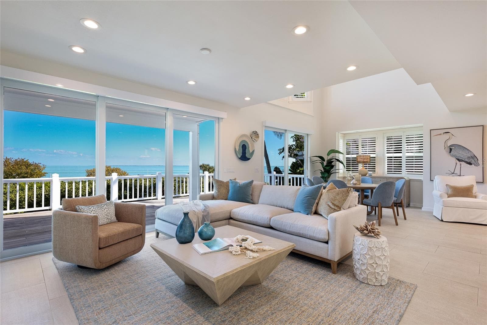 House is virtually staged - 585 BUTTONWOOD BAY DR, BOCA GRANDE