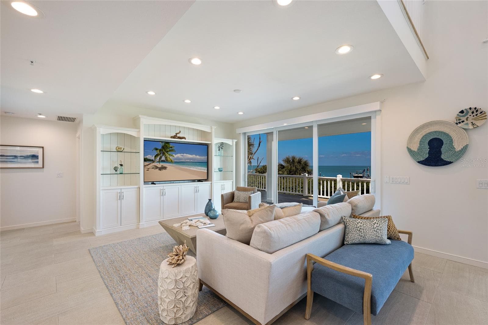 House is virtually staged - 585 BUTTONWOOD BAY DR, BOCA GRANDE
