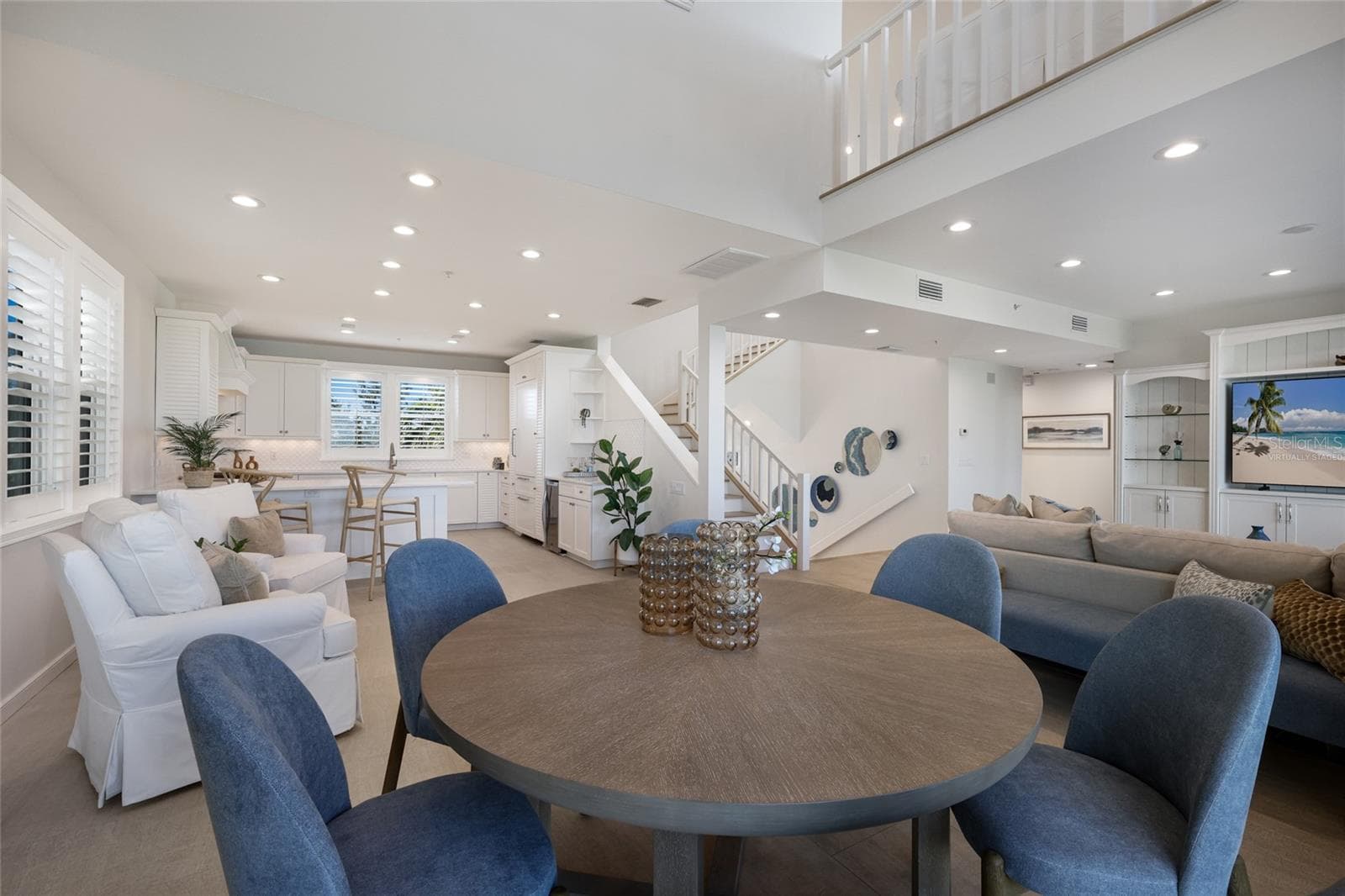 House is virtually staged - 585 BUTTONWOOD BAY DR, BOCA GRANDE