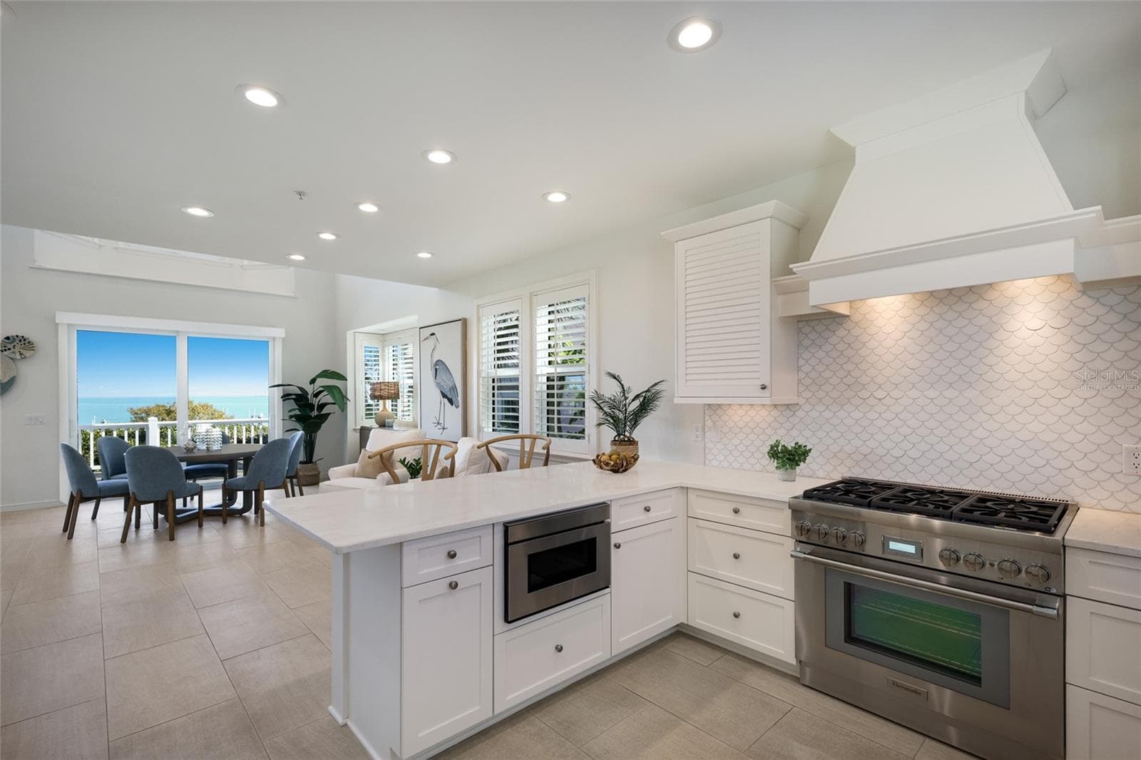House is virtually staged - 585 BUTTONWOOD BAY DR, BOCA GRANDE
