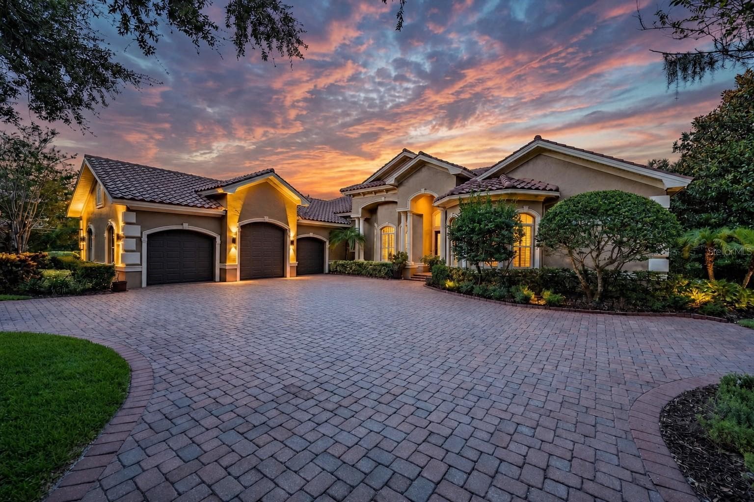 1306 PLAYMOOR DR