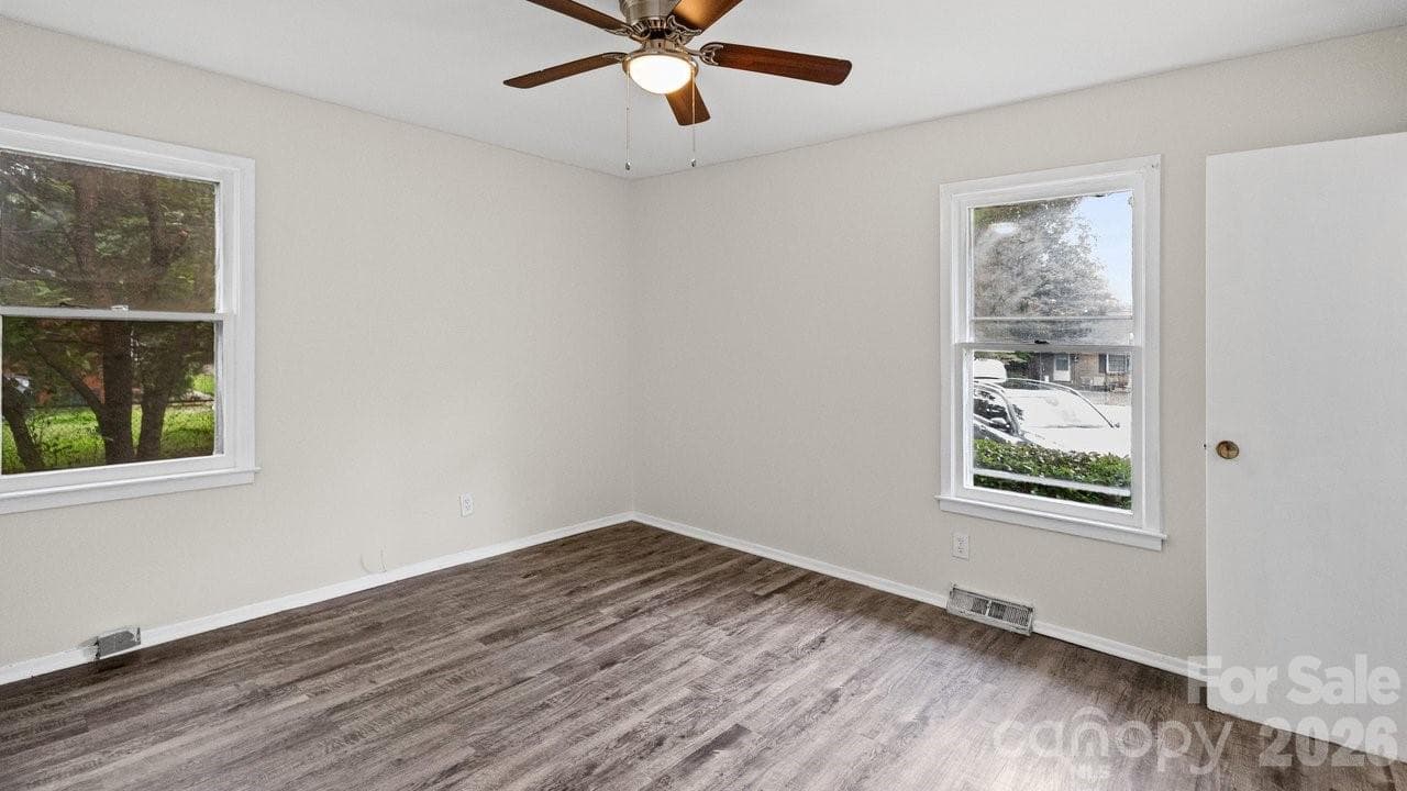 Single Family Residence at 634 Kentbrook Drive, Charlotte, photo 14 of 38