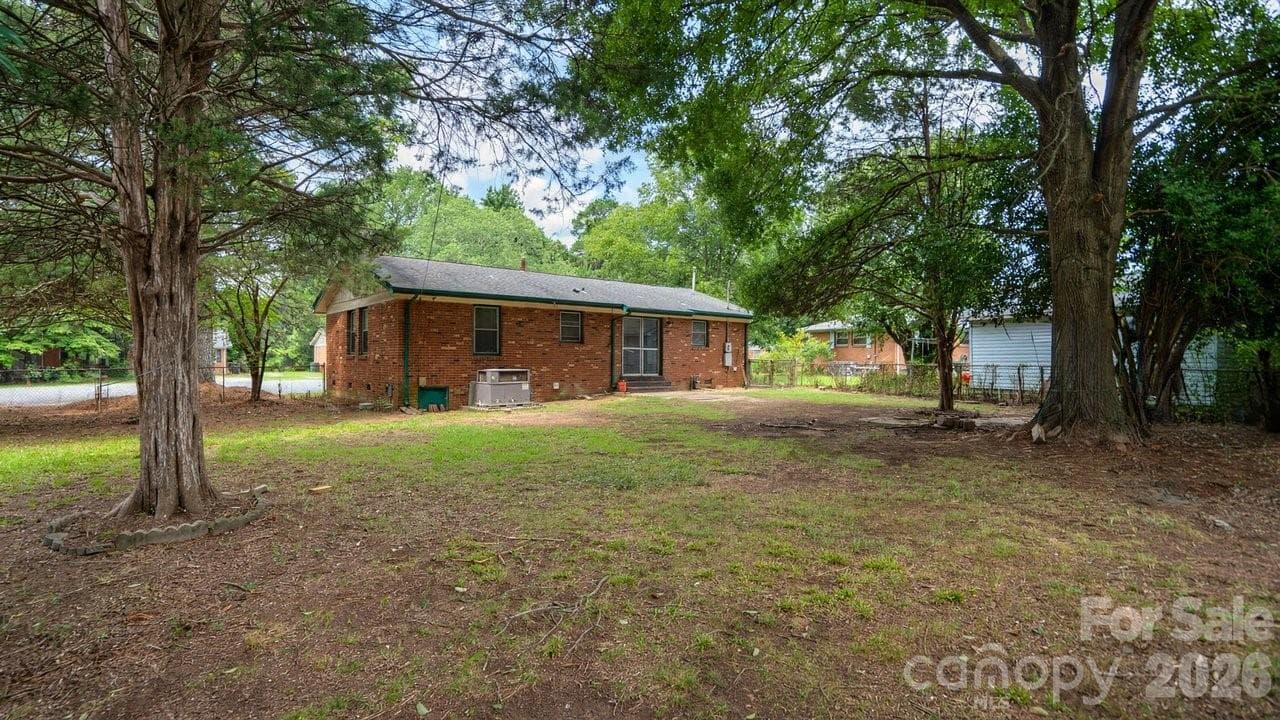 Single Family Residence at 634 Kentbrook Drive, Charlotte, photo 32 of 38