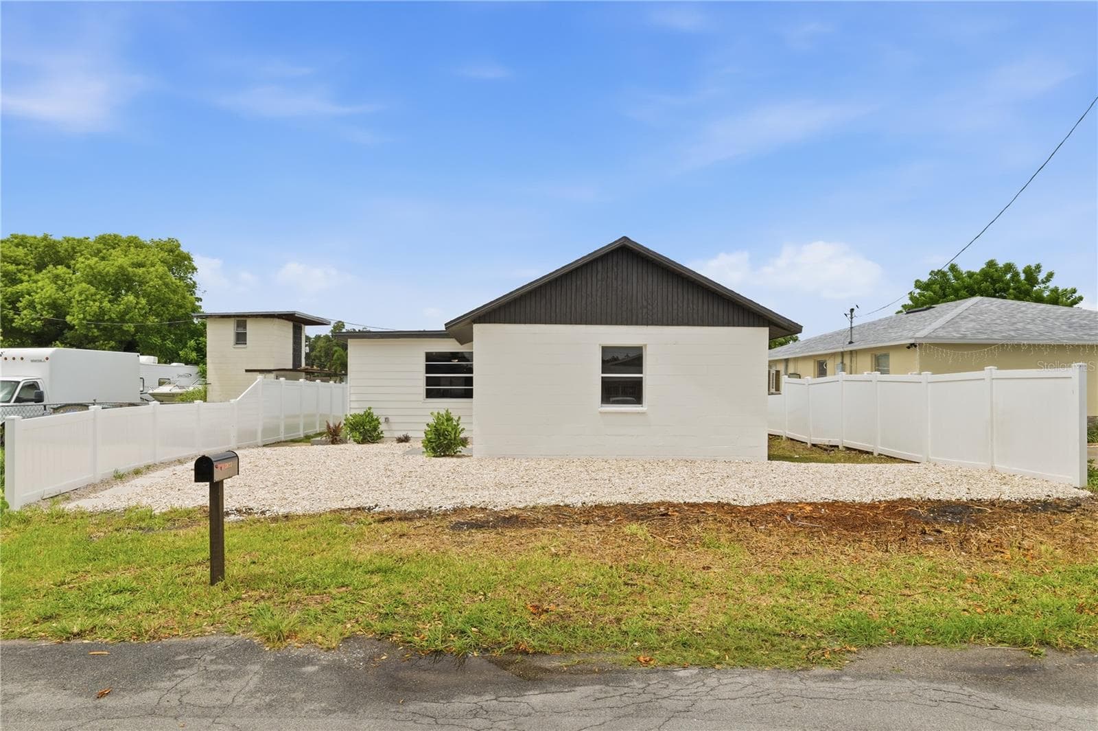 Single Family Residence at 3923 W FLORA ST, TAMPA, photo 7 of 41