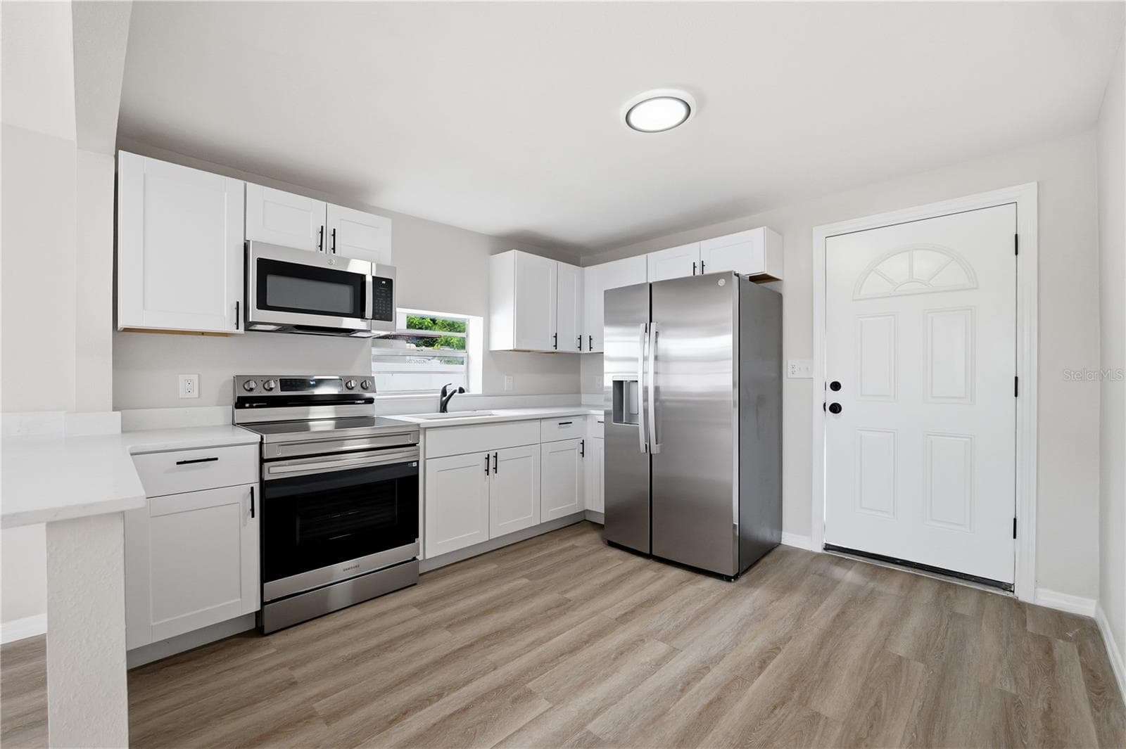 Single Family Residence at 3923 W FLORA ST, TAMPA, photo 10 of 41