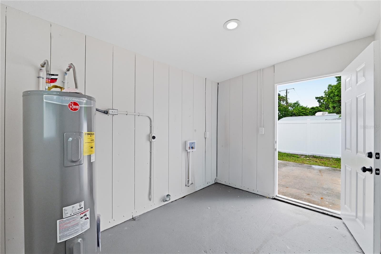 Single Family Residence at 3923 W FLORA ST, TAMPA, photo 30 of 41