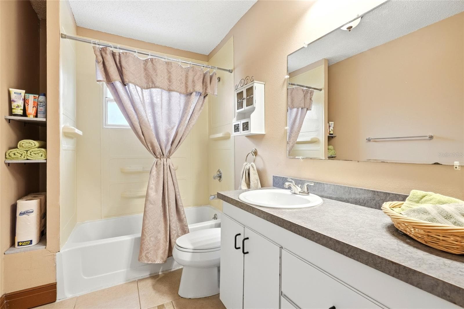 Guest Bath - 9121 65TH ST N, PINELLAS PARK
