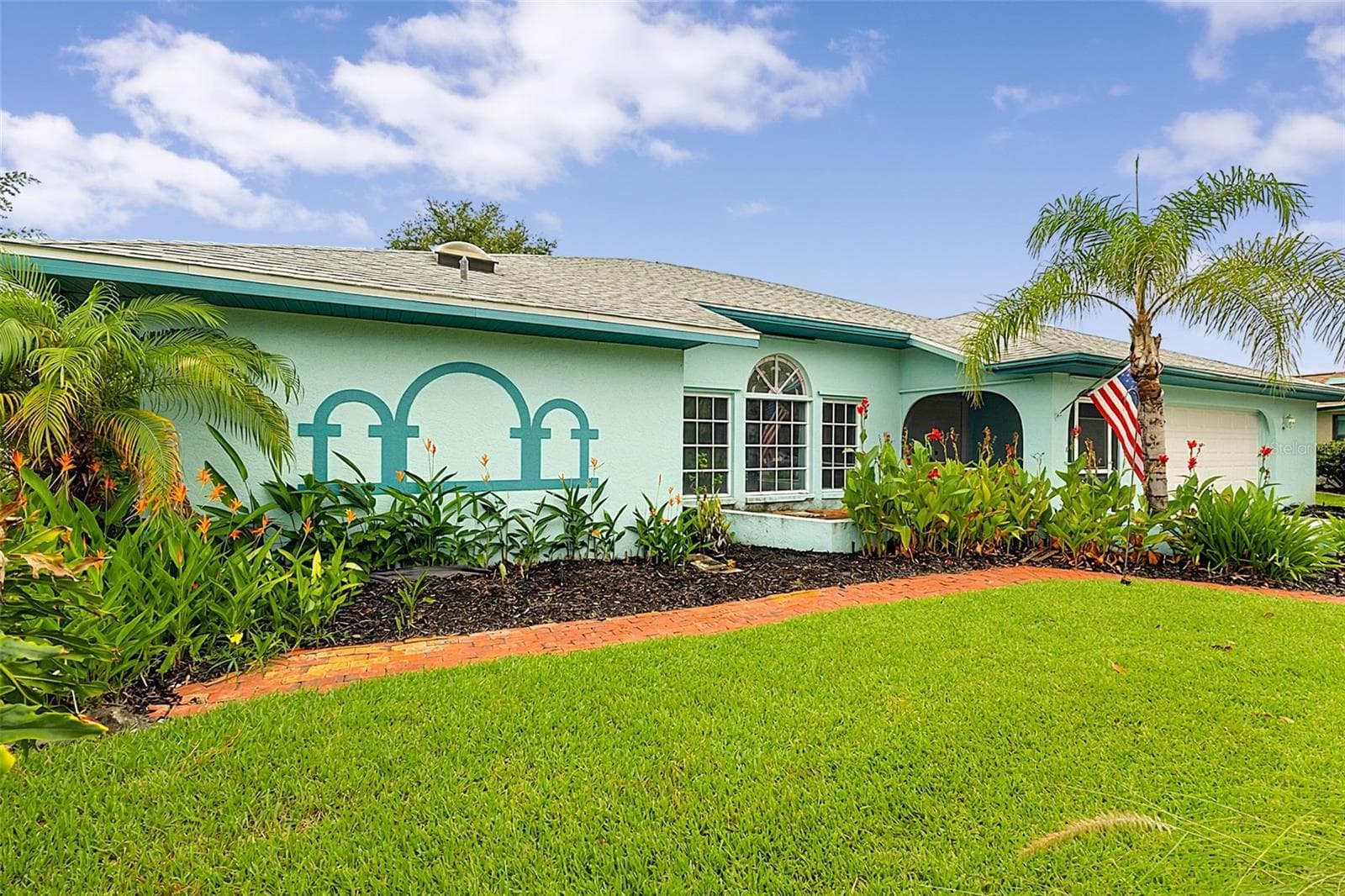 Beautifully landscaped! - 339 BARCELONA ST, PUNTA GORDA