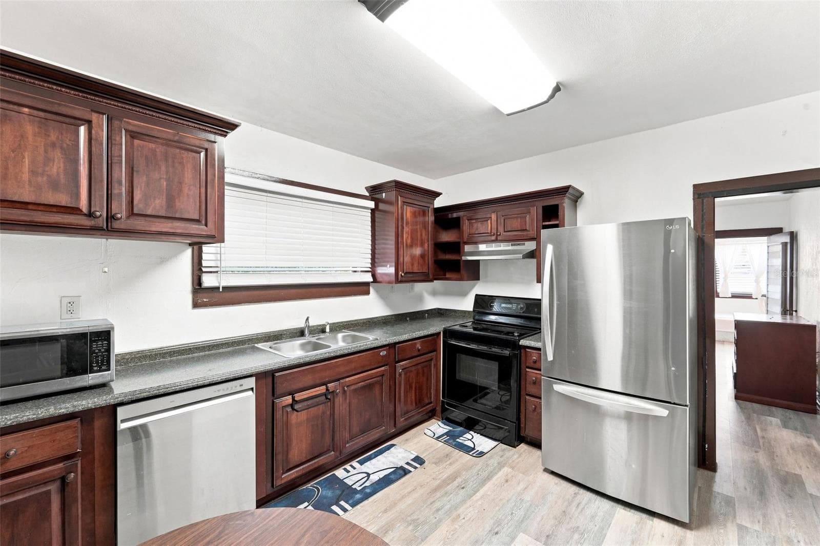 Single Family Residence at 316 S AMELIA AVE, DELAND, photo 3 of 38