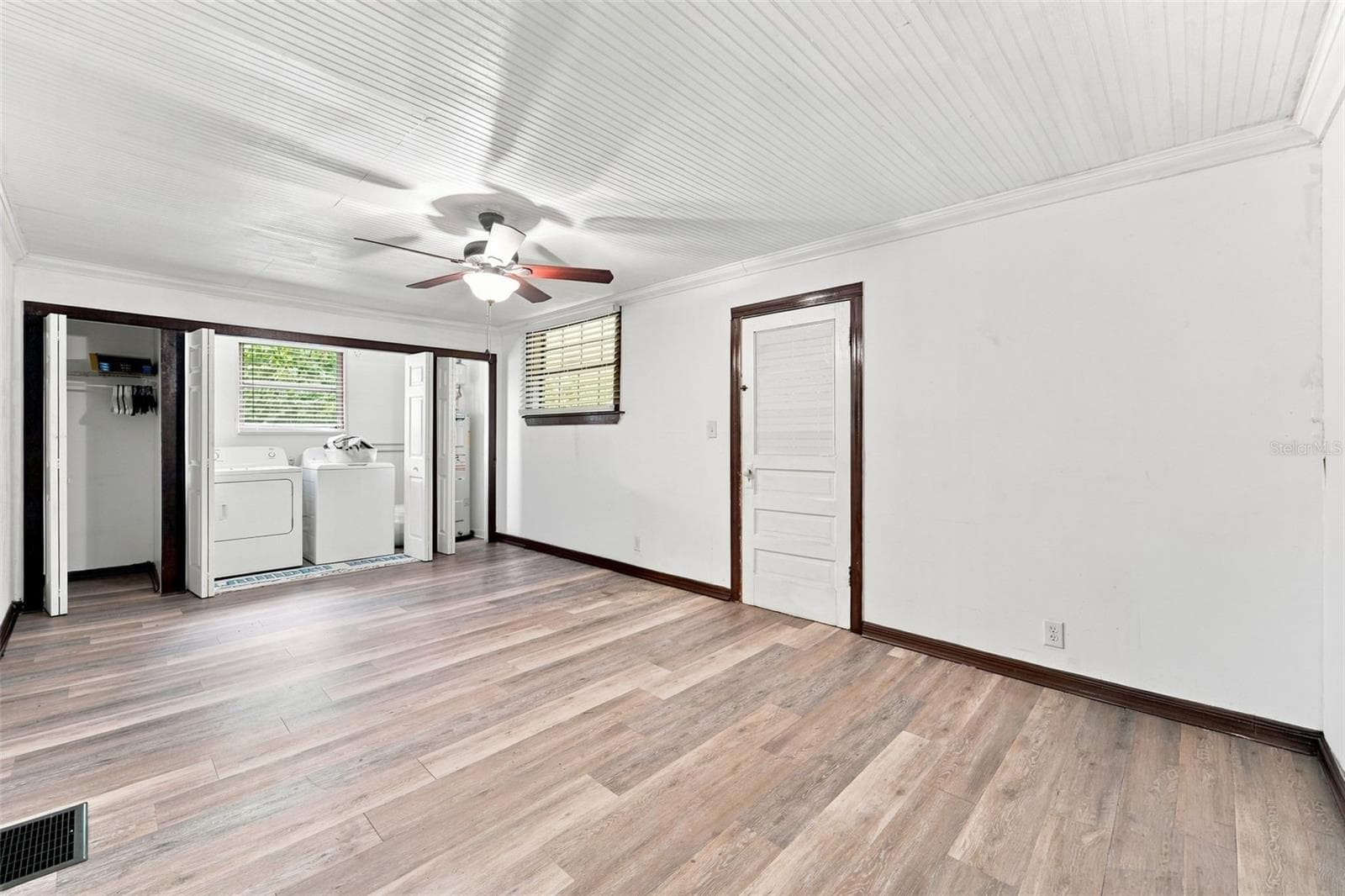 Single Family Residence at 316 S AMELIA AVE, DELAND, photo 9 of 38