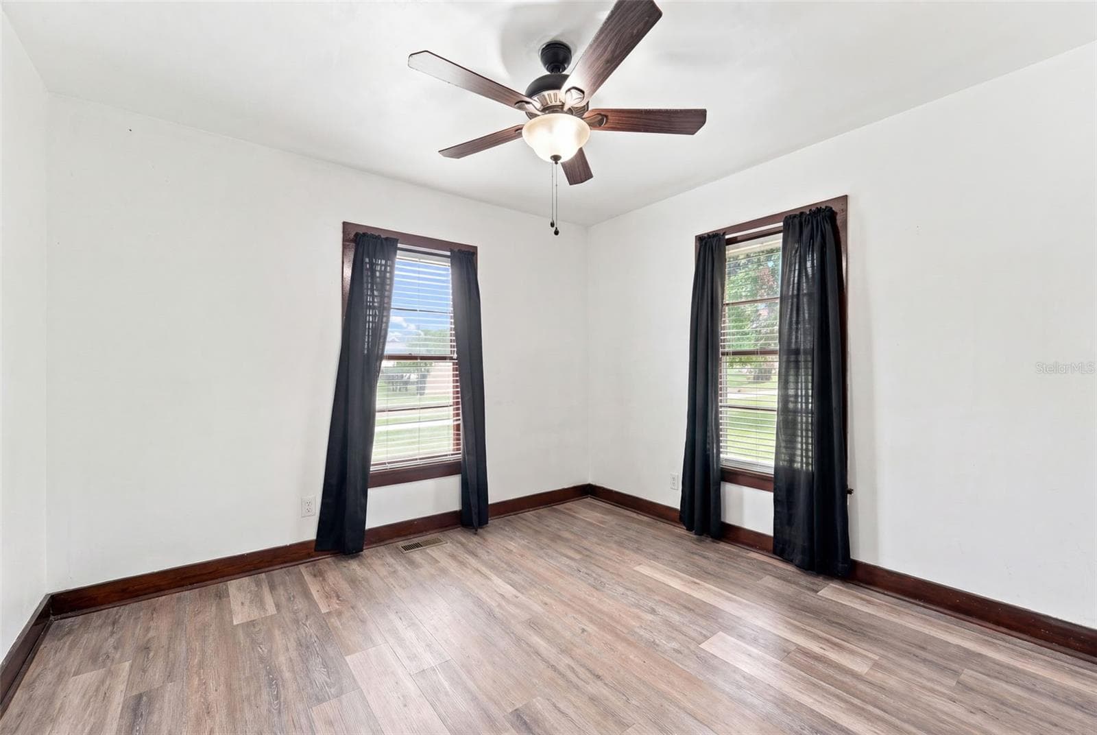 Single Family Residence at 316 S AMELIA AVE, DELAND, photo 14 of 38