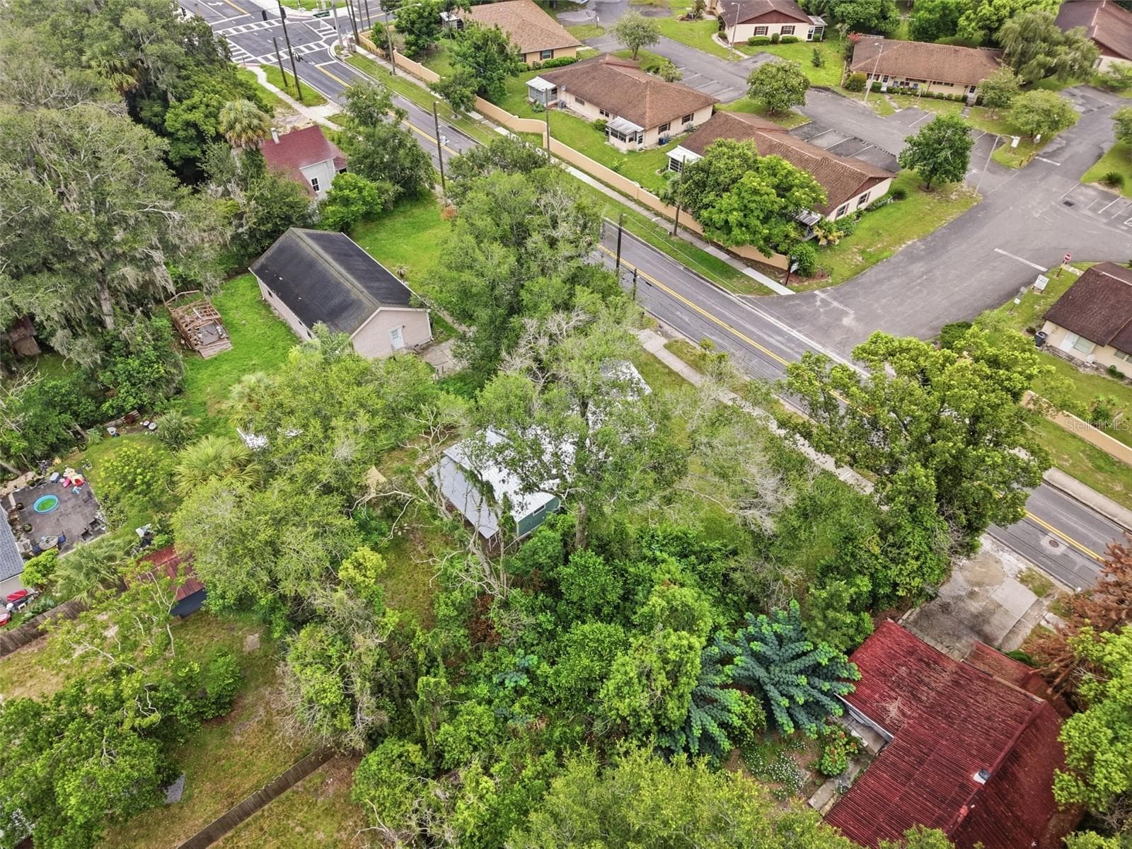 Single Family Residence at 316 S AMELIA AVE, DELAND, photo 35 of 38