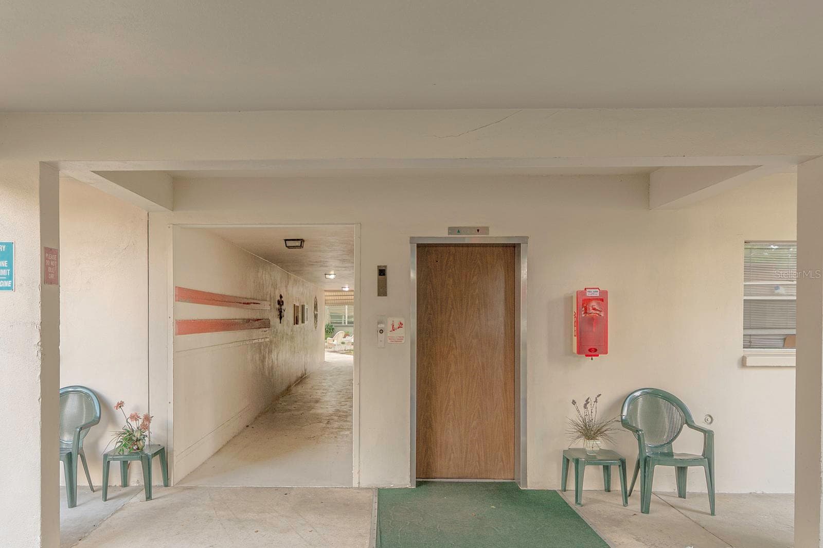 Elevator to visit neighbors - 5880 38TH AVE N #109, ST PETERSBURG