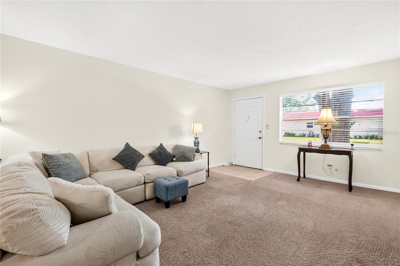 Living room - 5880 38TH AVE N #109, ST PETERSBURG
