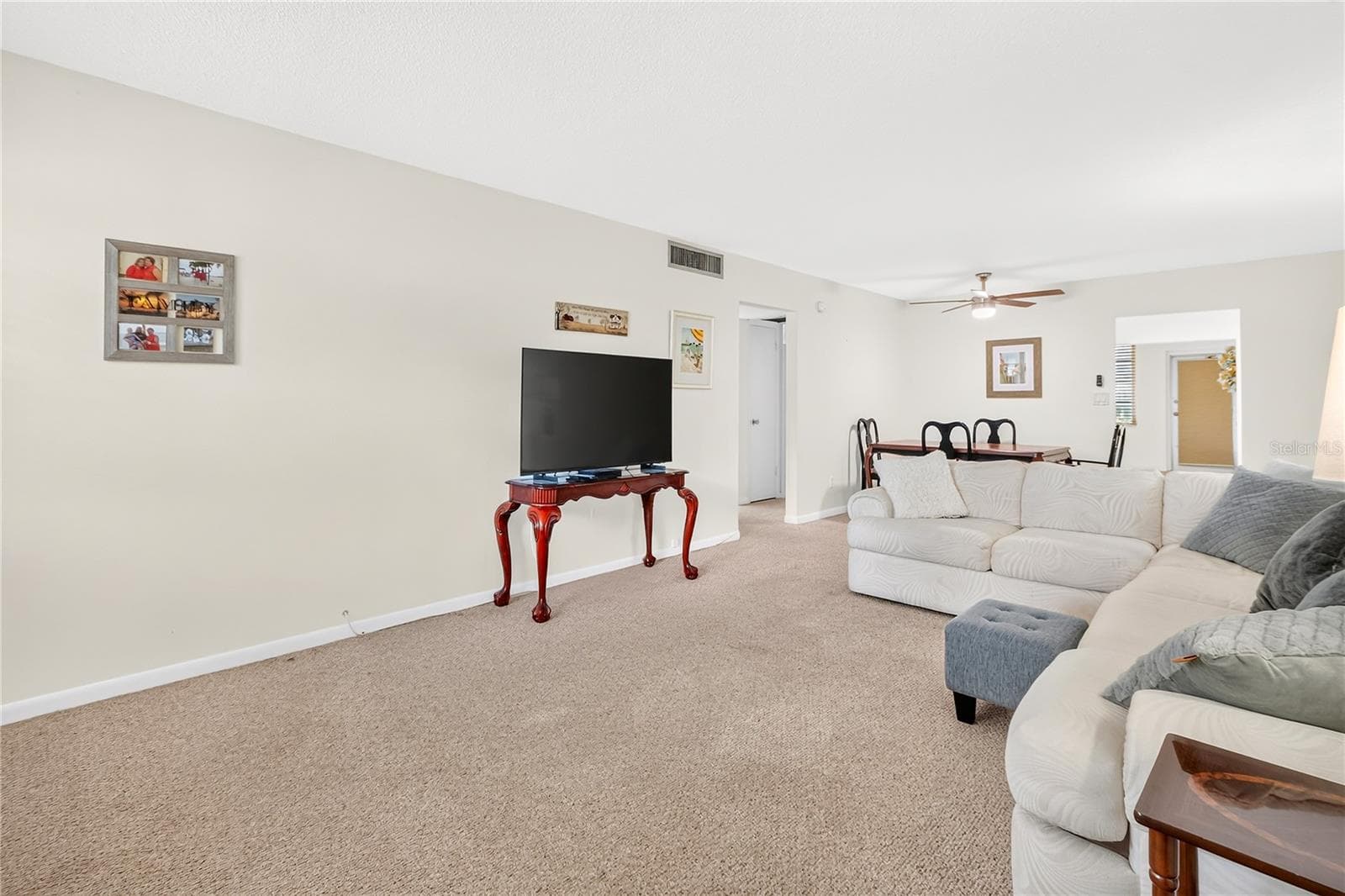 Living room - 5880 38TH AVE N #109, ST PETERSBURG
