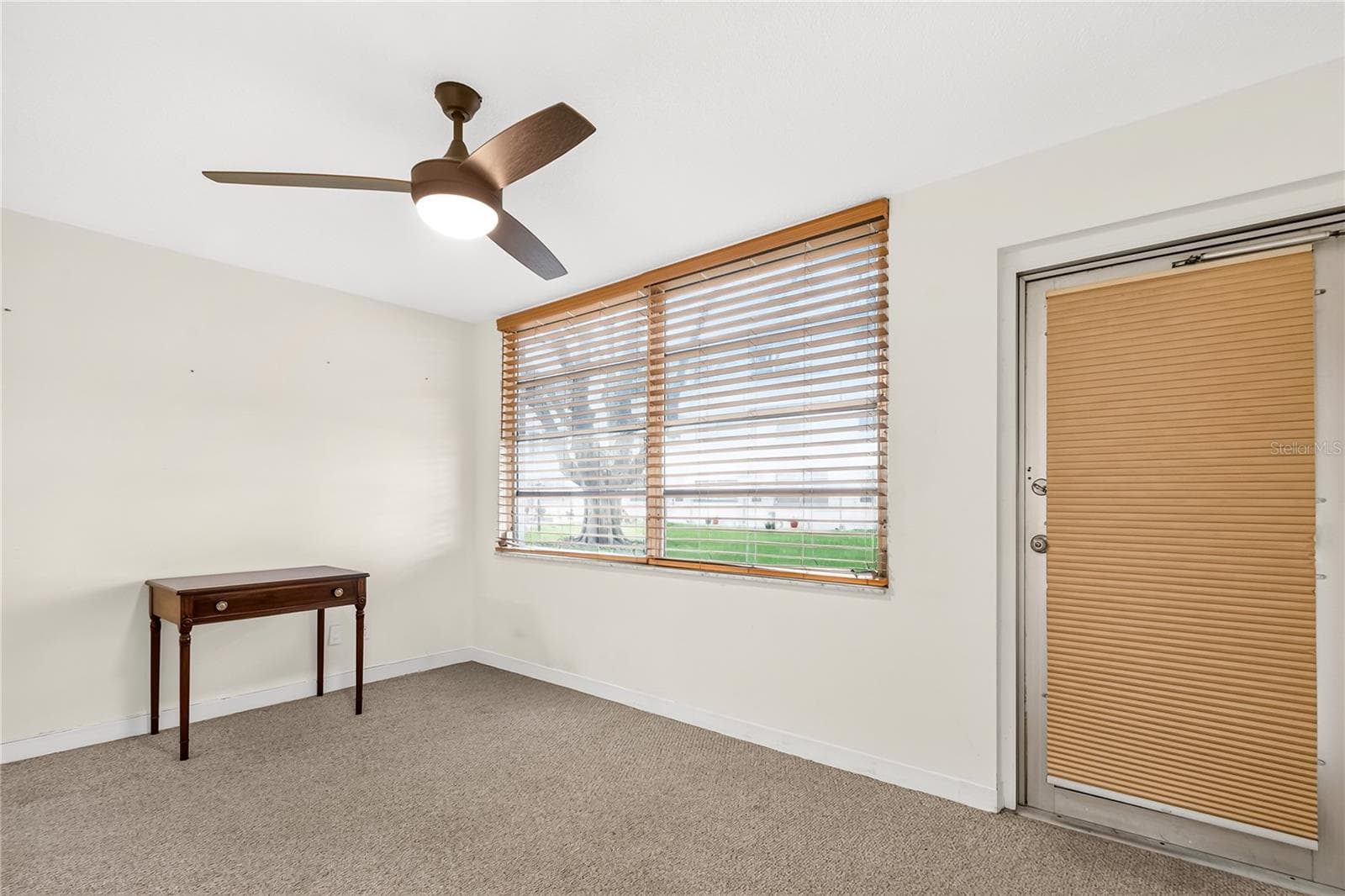Florida room - 5880 38TH AVE N #109, ST PETERSBURG